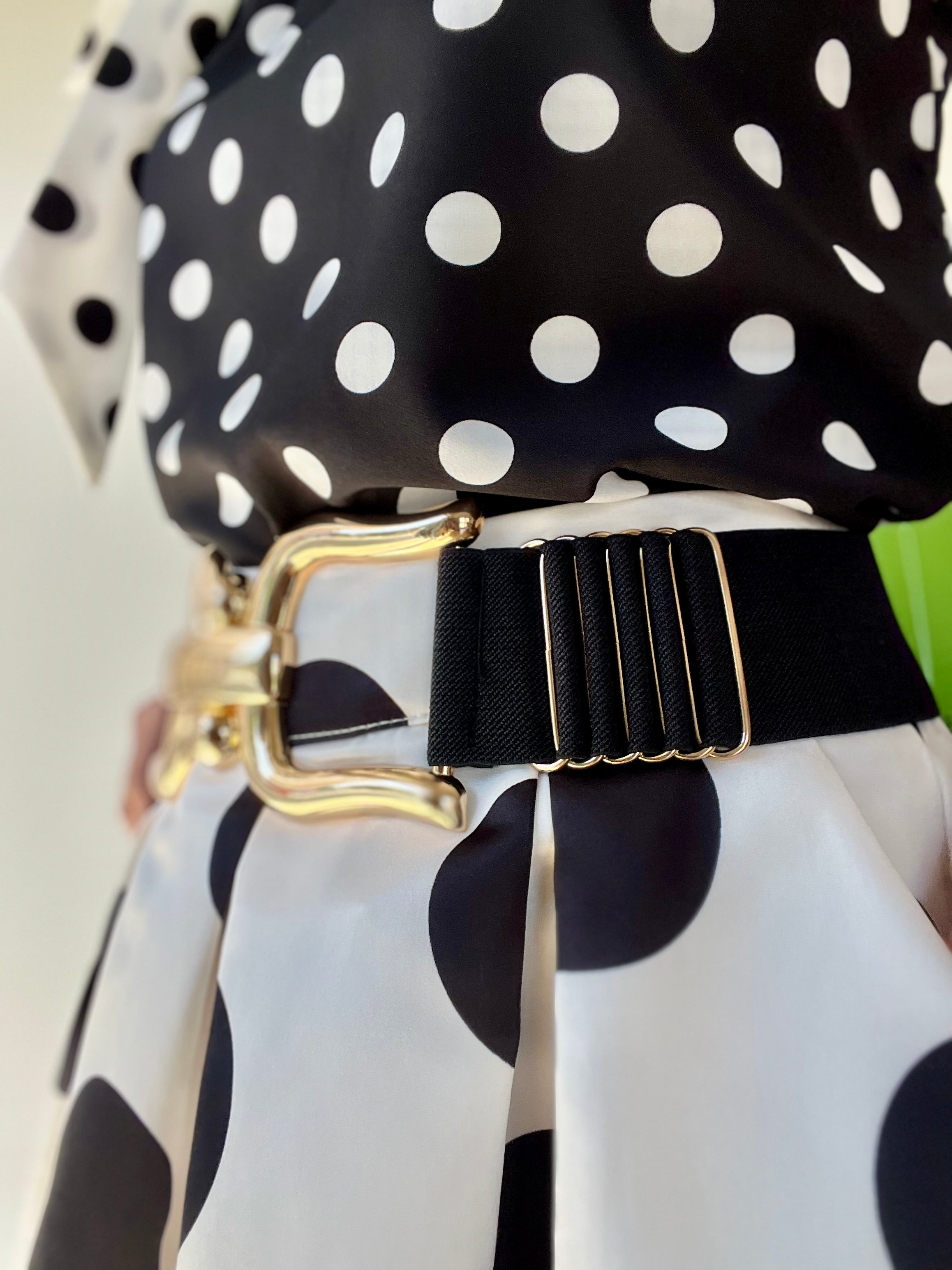 Cintura elastica con chiusura oro