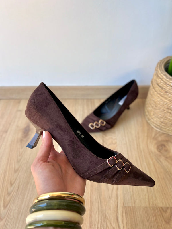 Décolleté in camoscio marrone scuro con tacco comodo