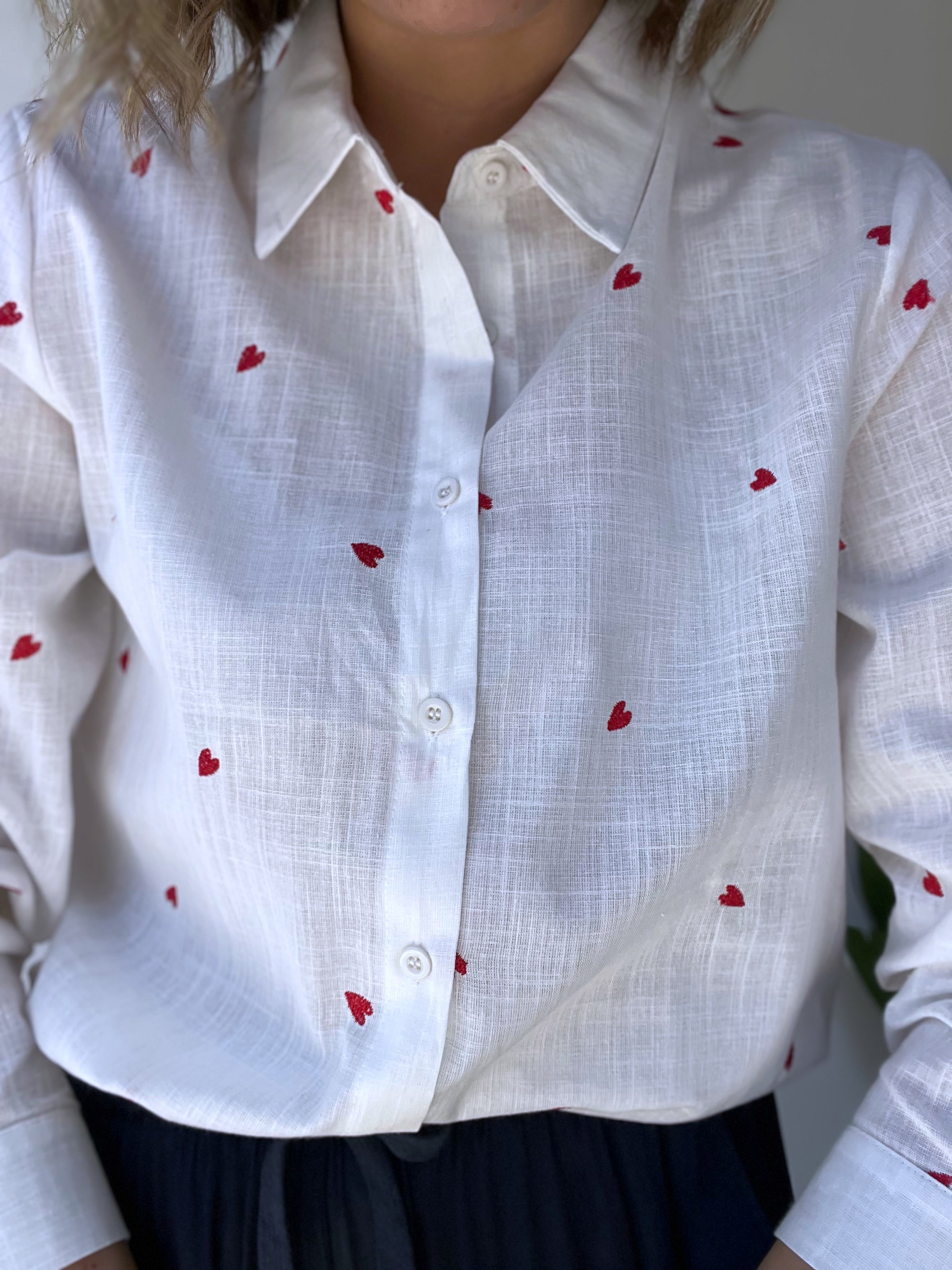 Camicia in cotone con cuoricini