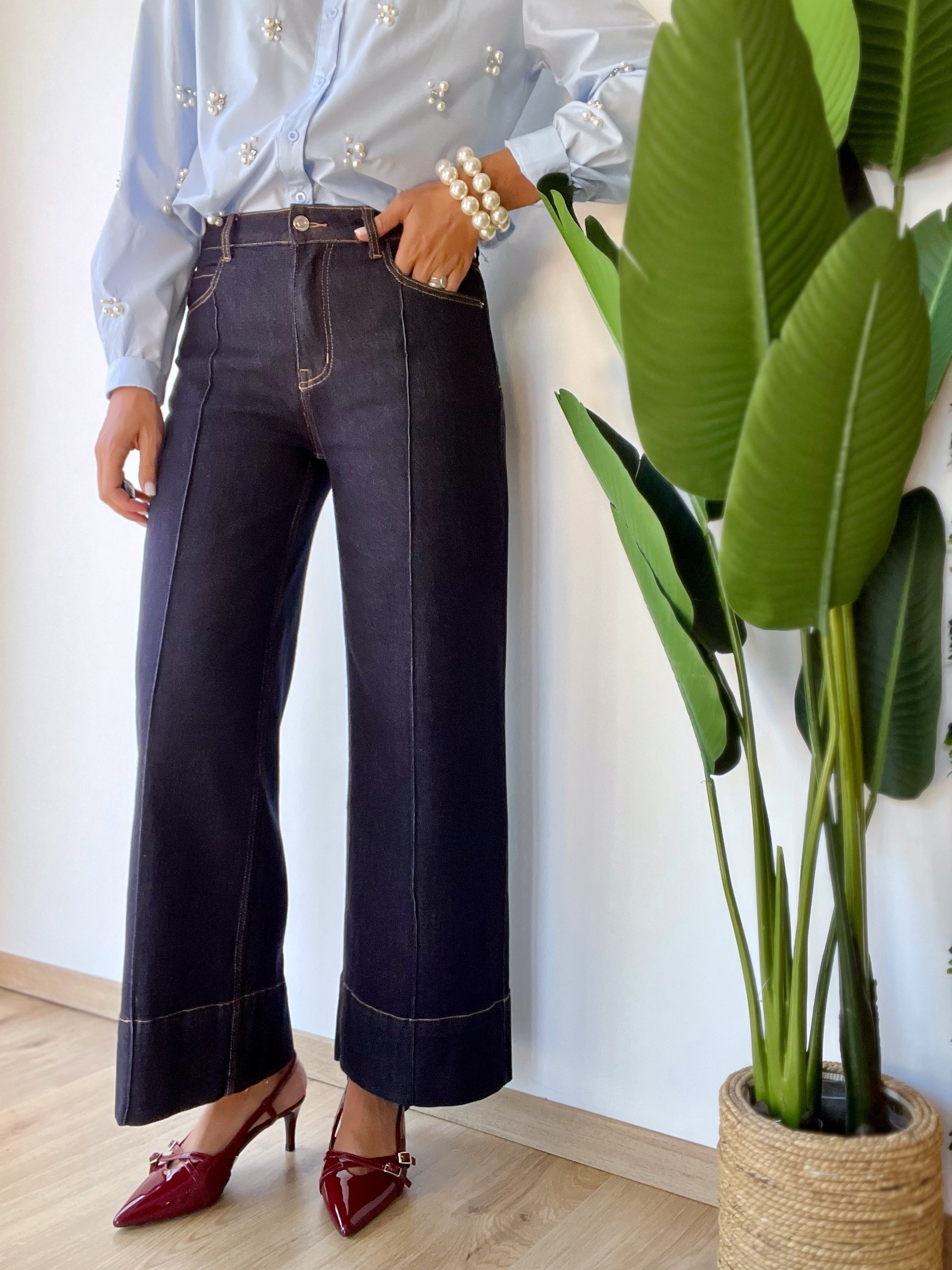 Jeans blu scuro con bacchetta centrale