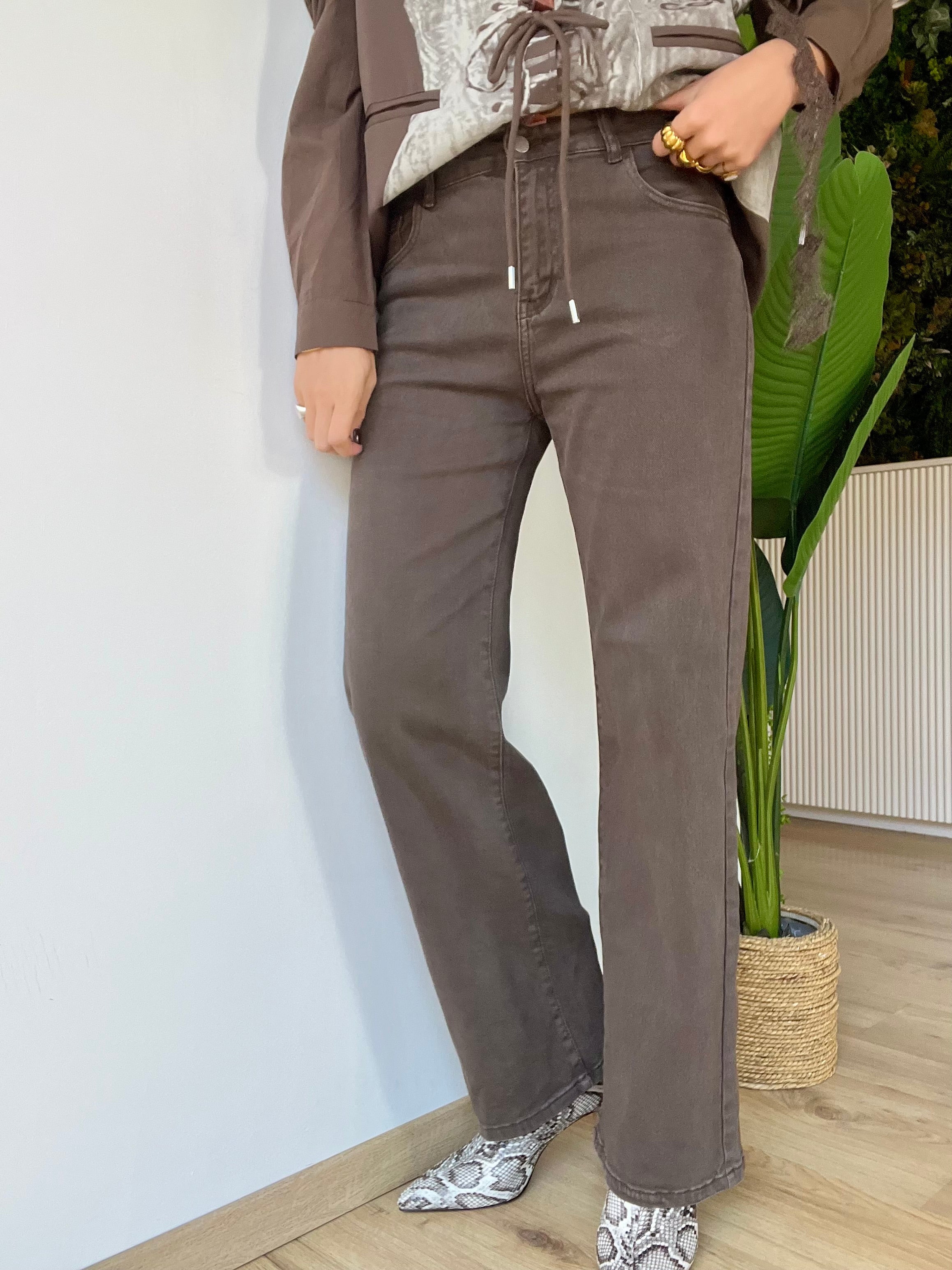Jeans gamba dritta marrone scuro