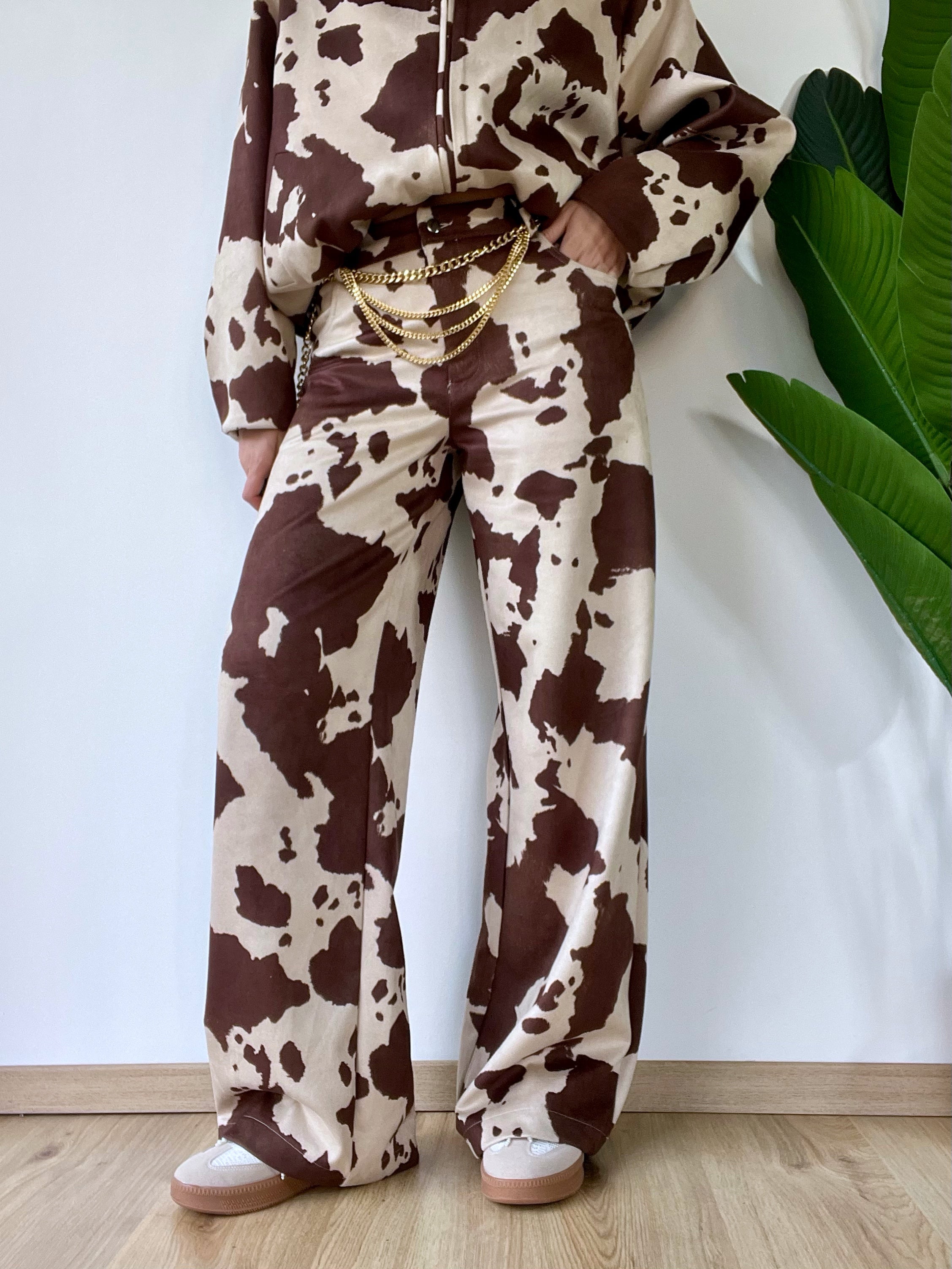 Panta in camoscio fantasia cow by Lumina