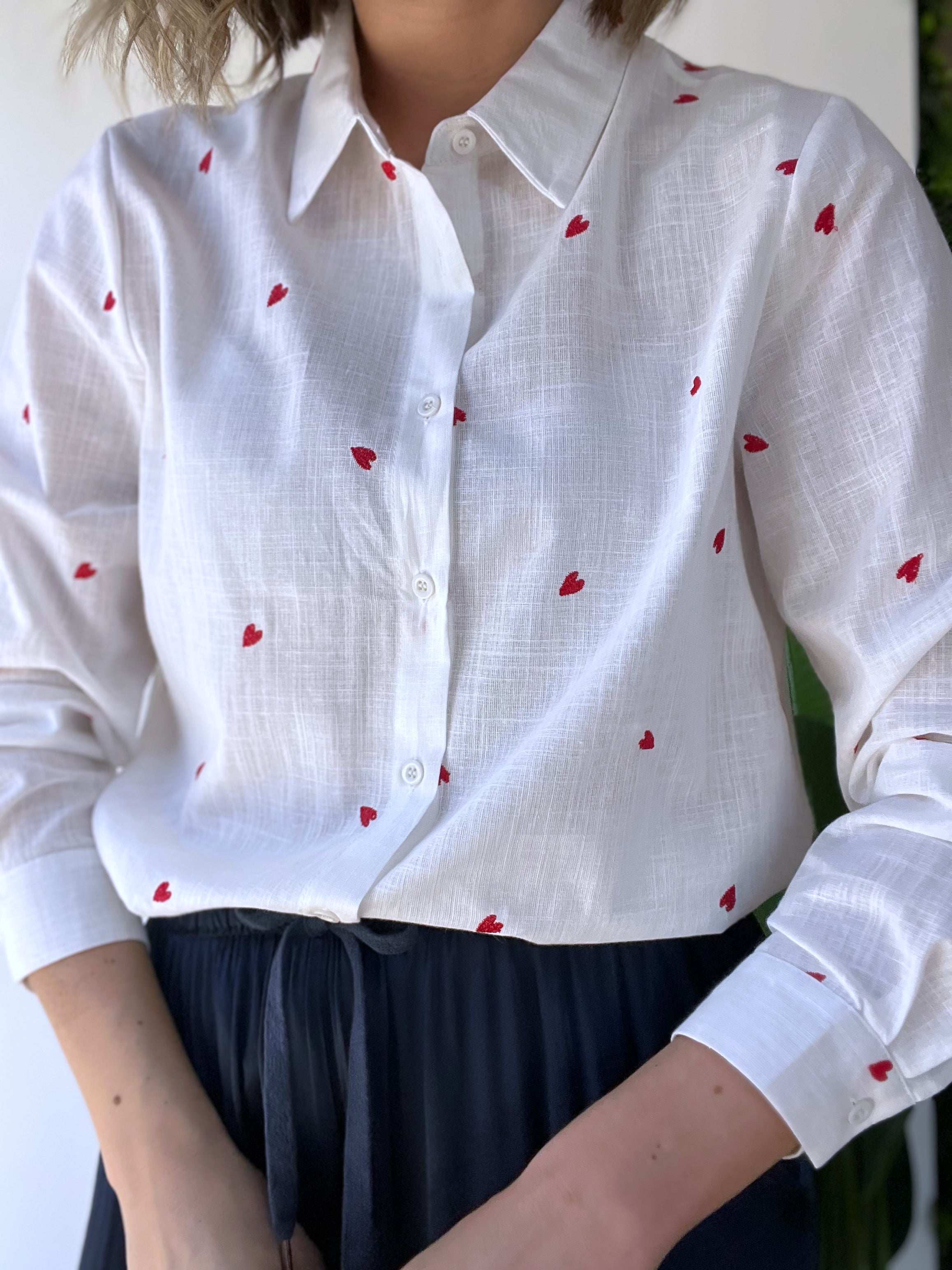 Camicia in cotone con cuoricini