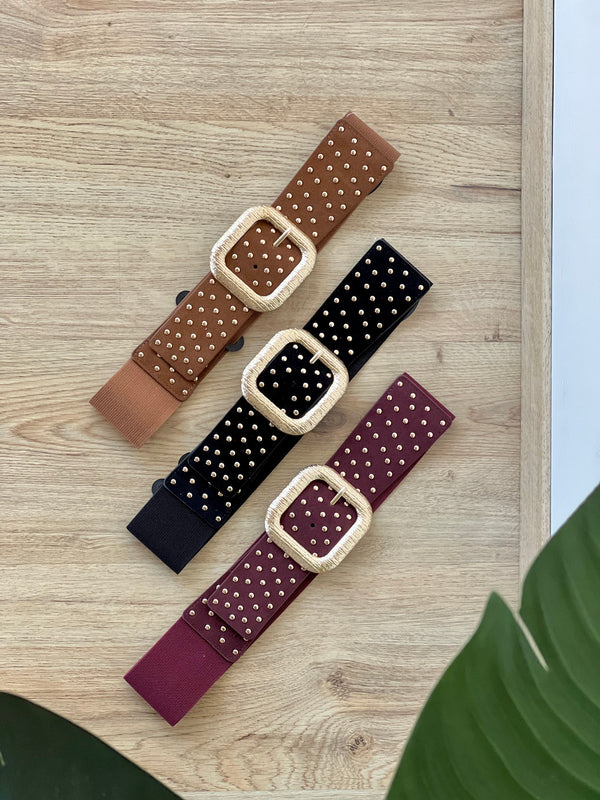Cintura con mini borchie e fibbia oro