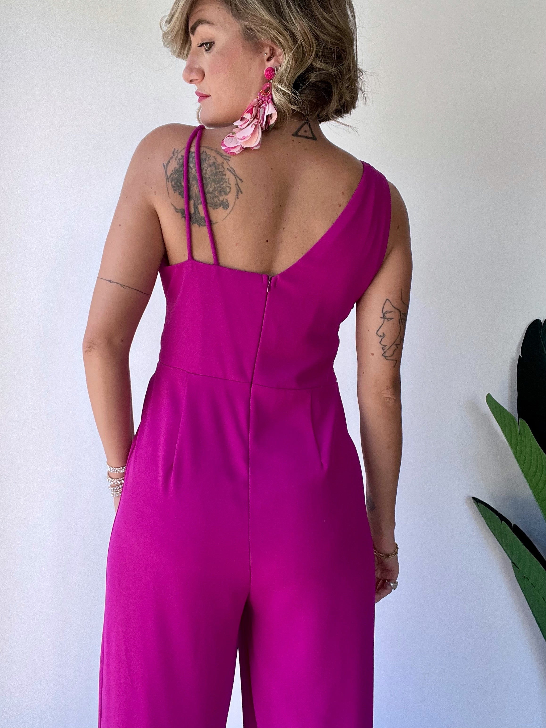 Tutone monospalla fucsia con cintura
