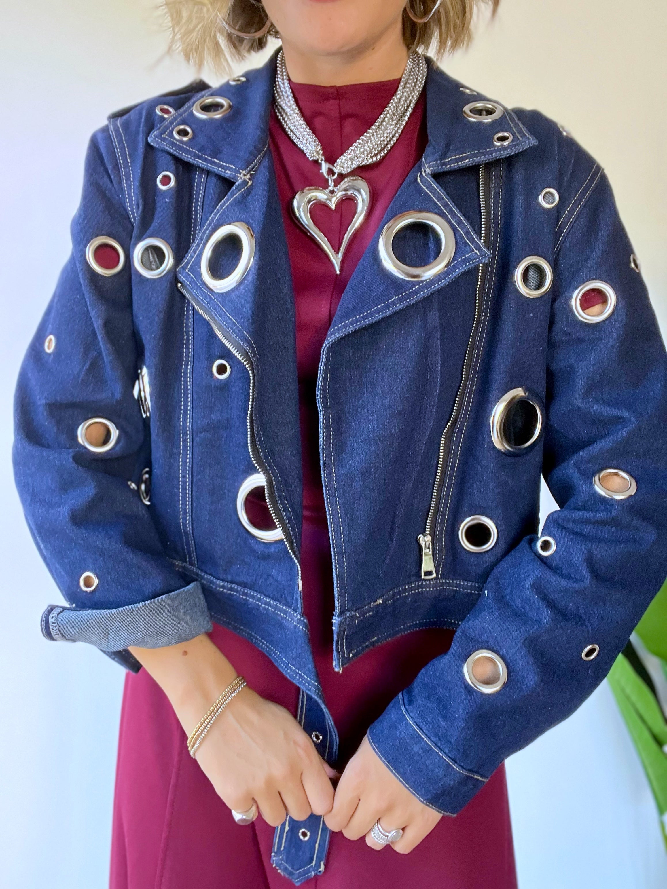 Giubbotto di jeans mod chiodo con occhielli