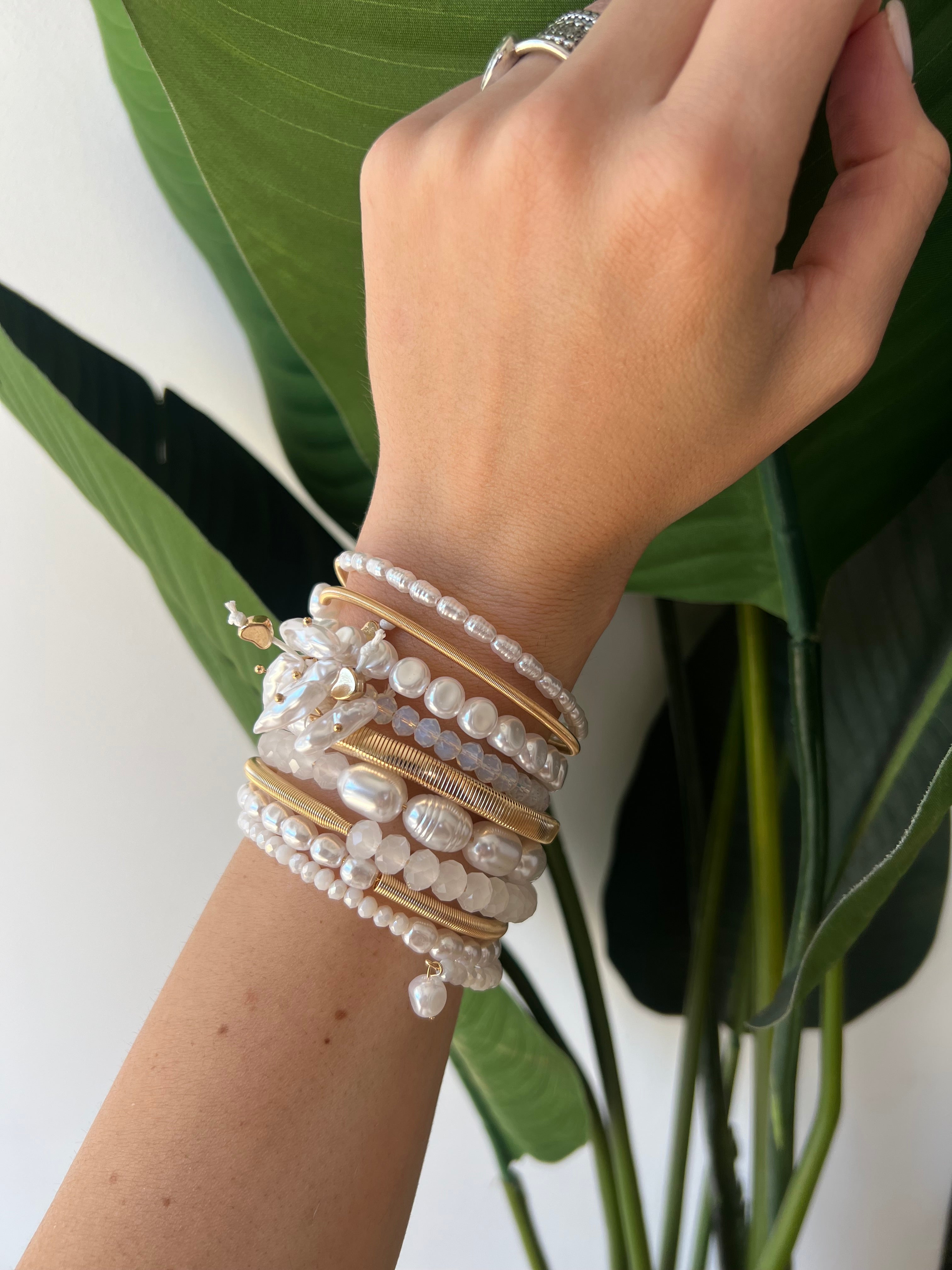 Bracciale a spirale con perle