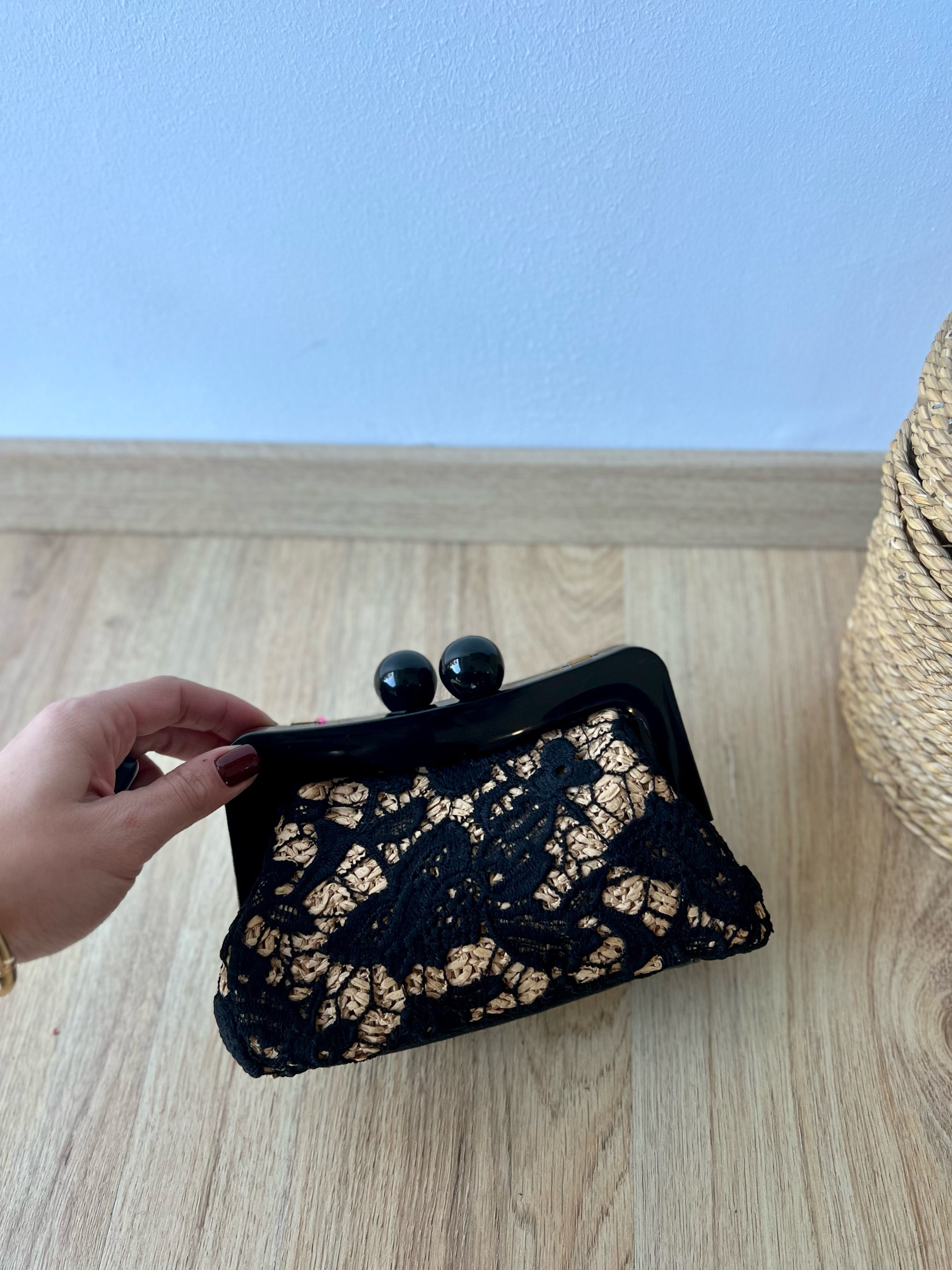 Mini pochette con dettagli in pizzo