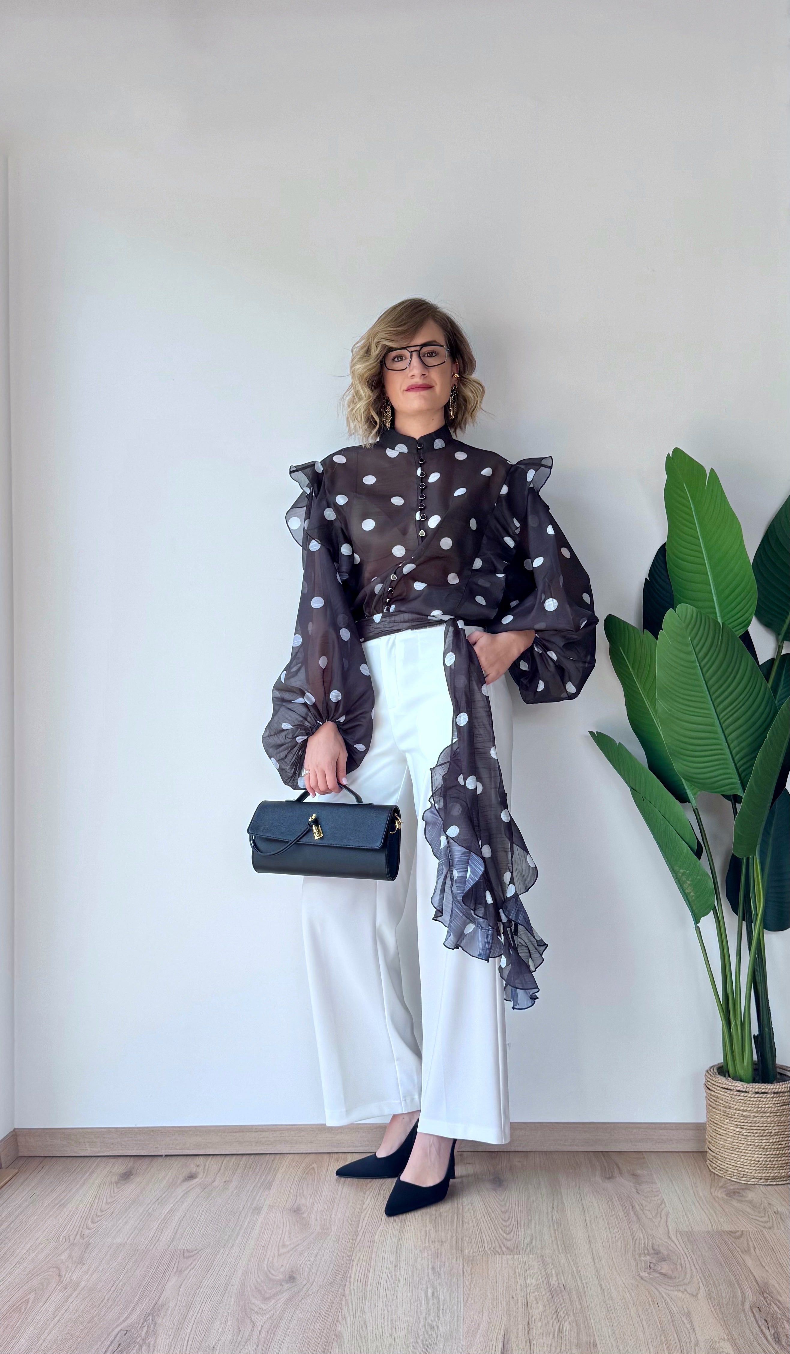 Camicia over a pois con maniche a palloncino