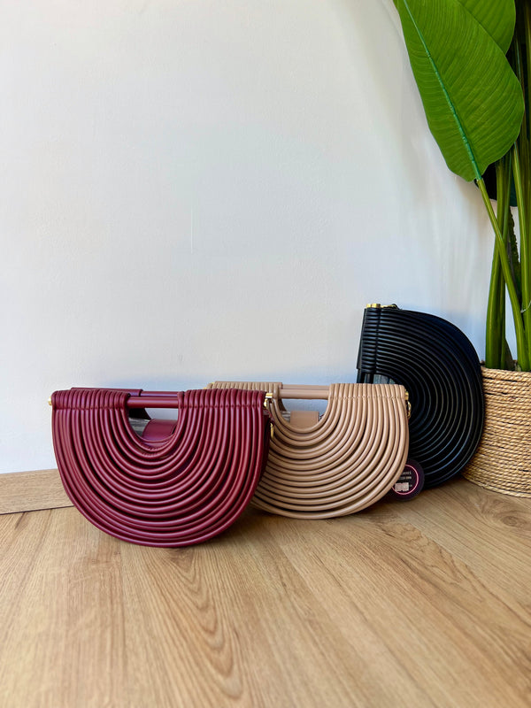 Borsa mezzaluna con manico rigido
