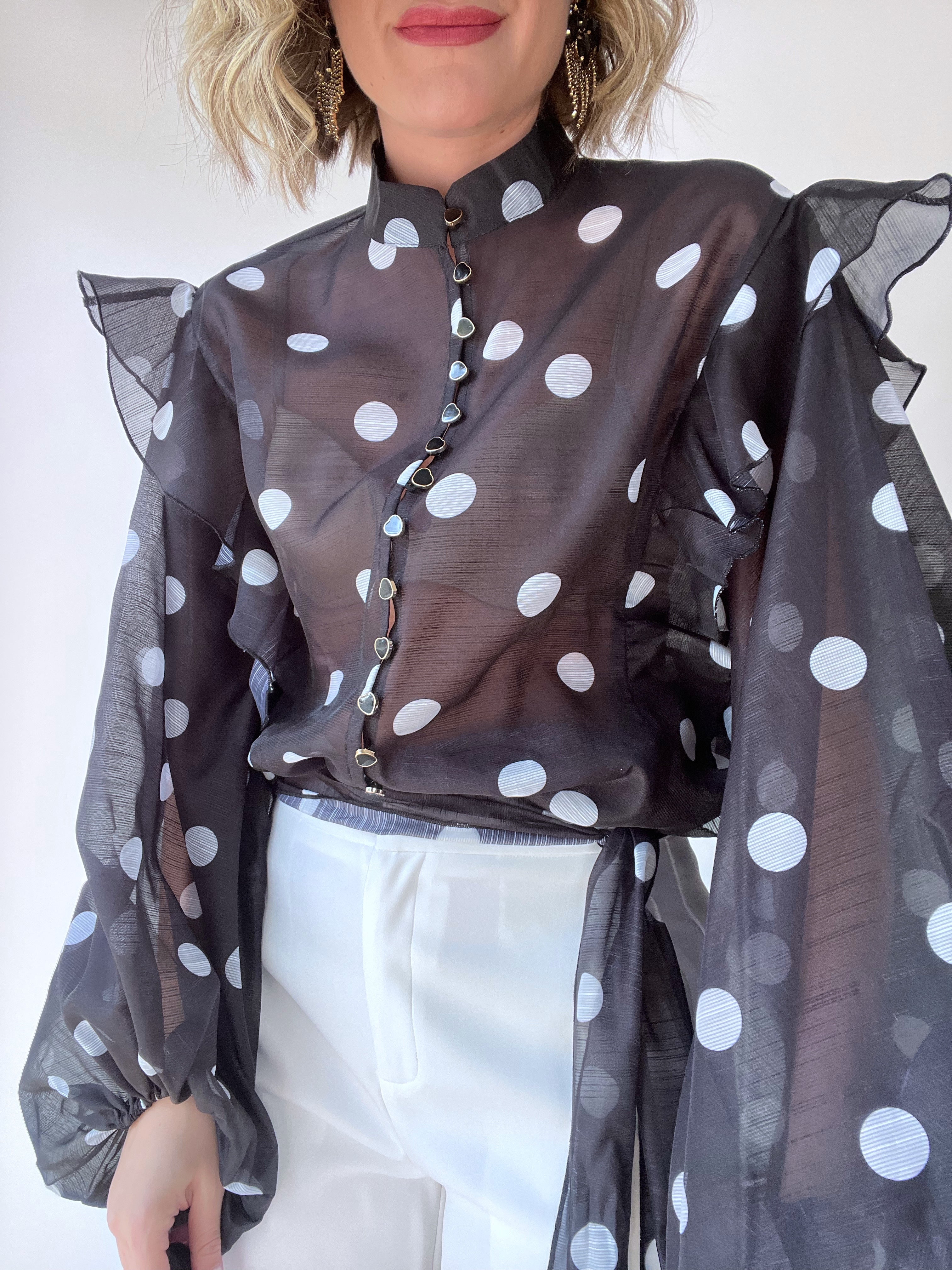 Camicia over a pois con maniche a palloncino