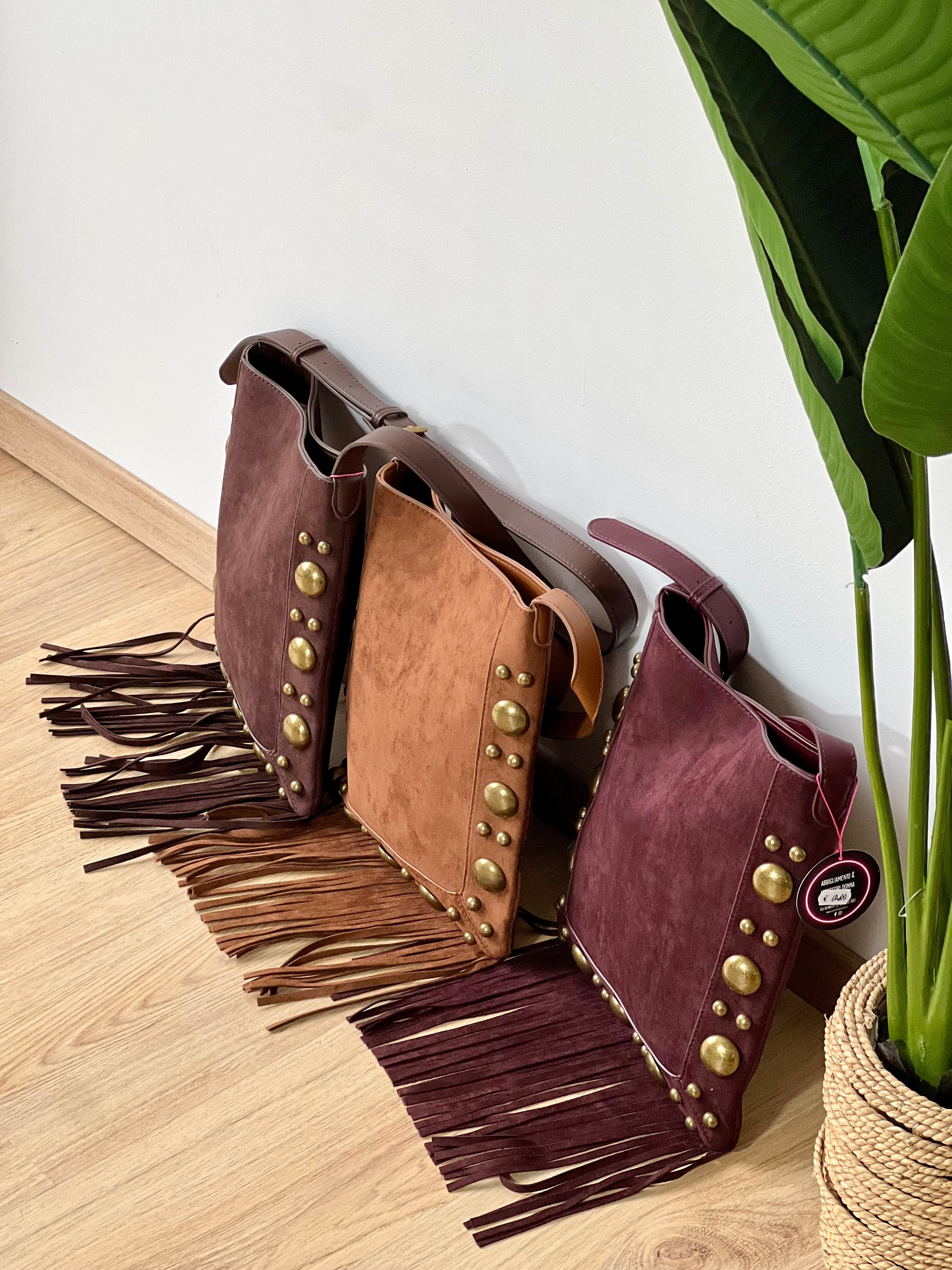 Tracolla con frange e borchie oro