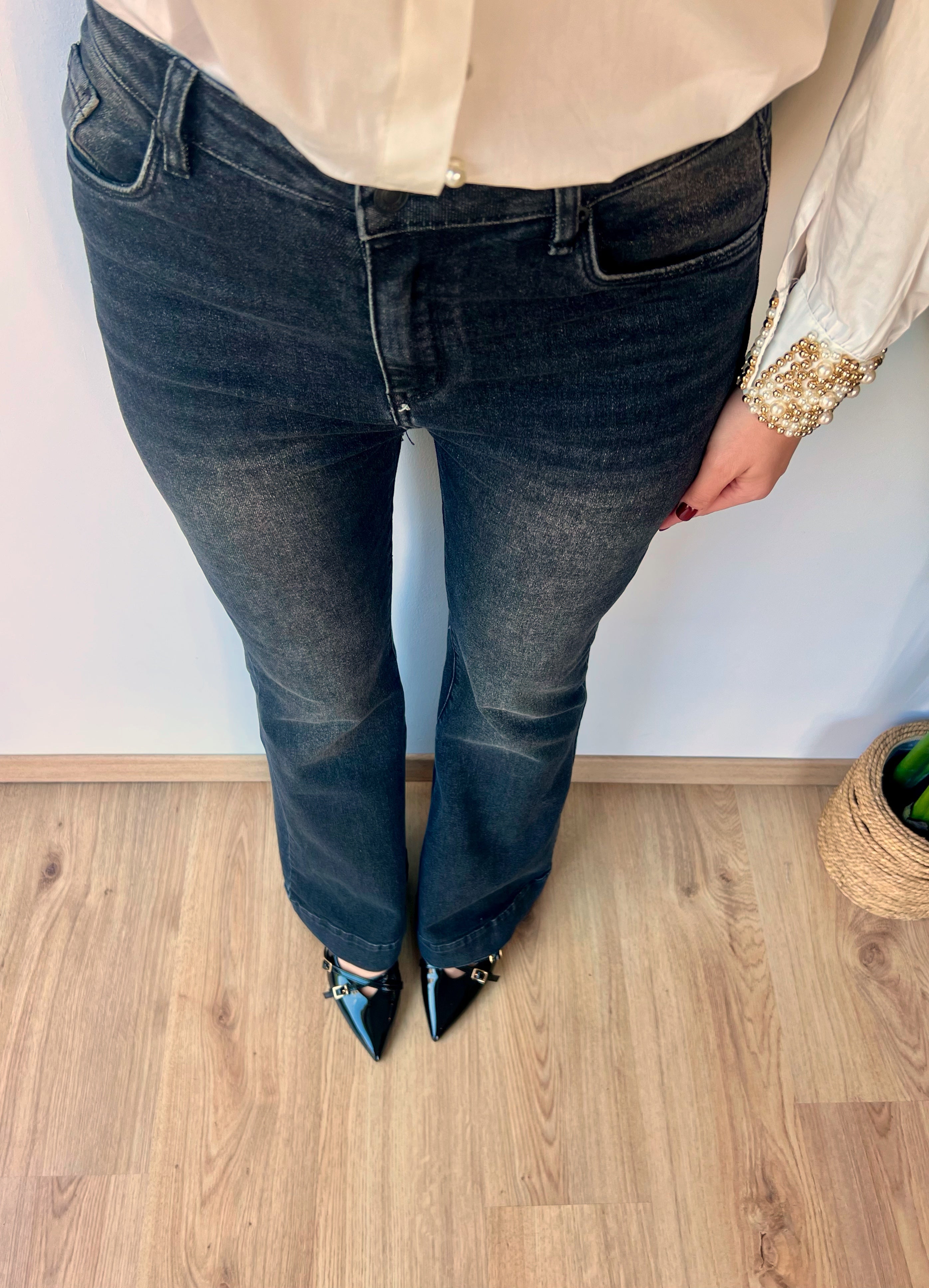 Jeans grigio fumo a zampa