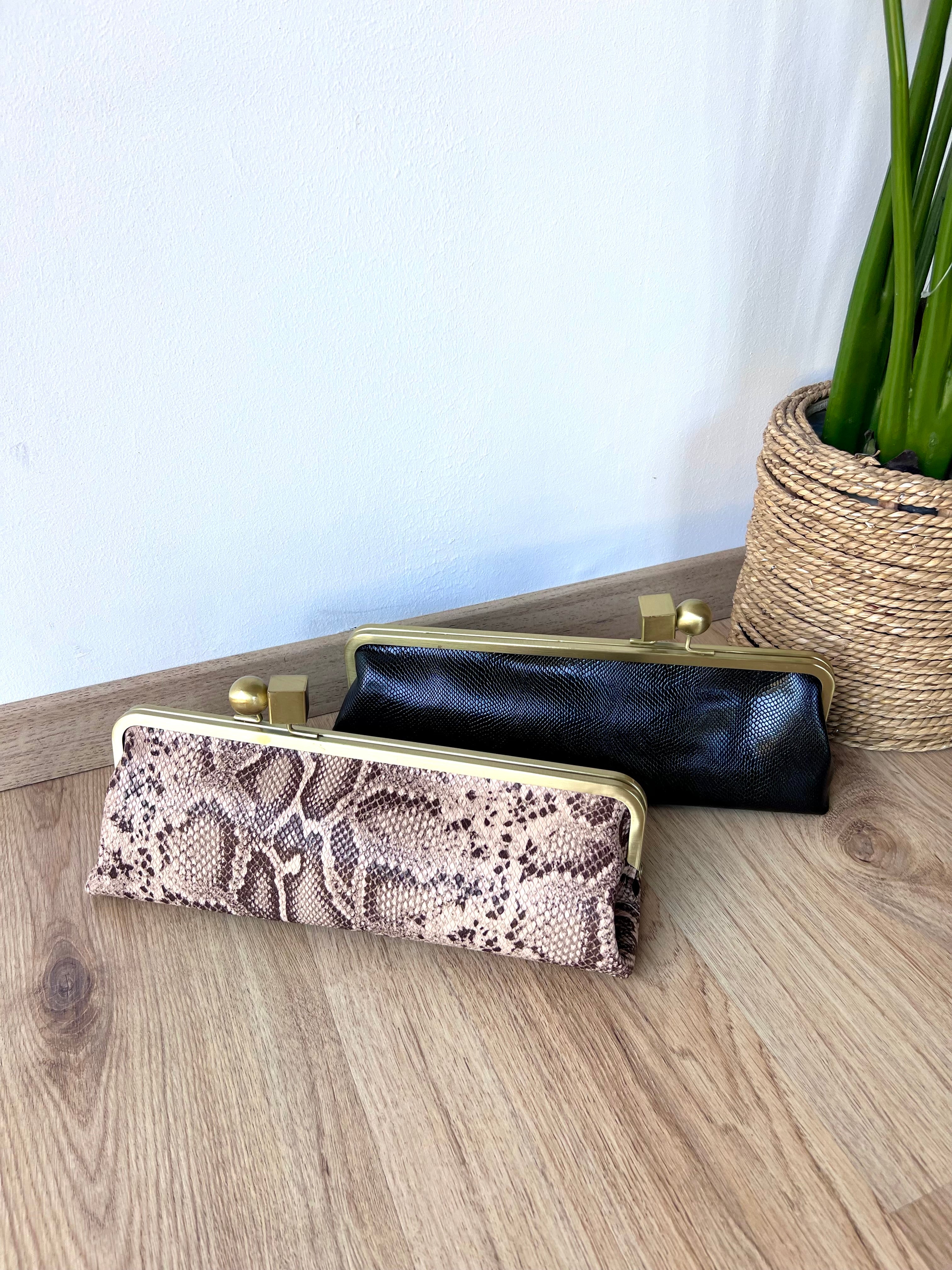 Pochette a baguette con manico oro