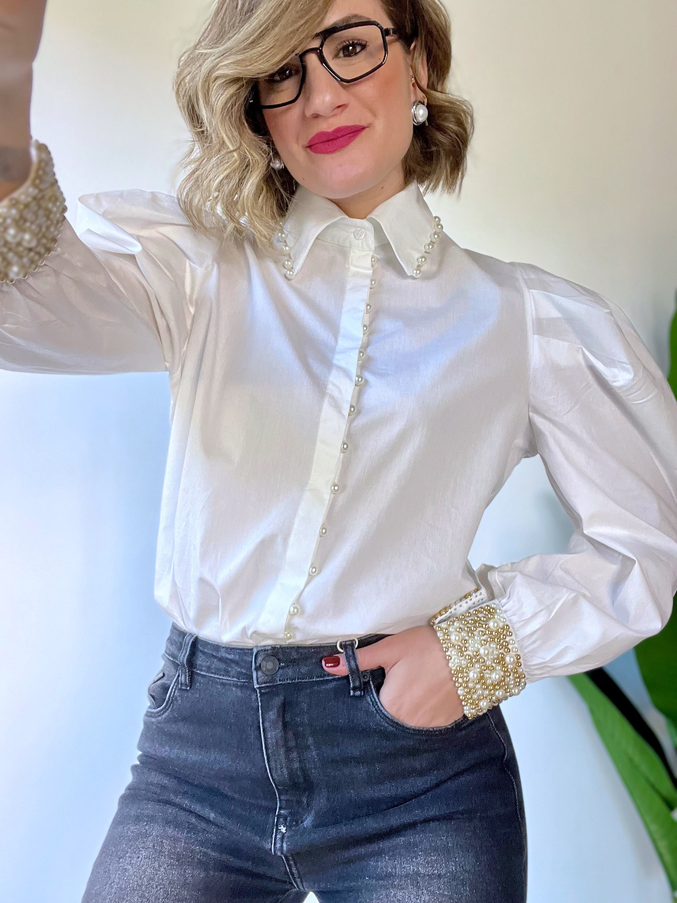 Camicia con maniche a palloncino e polsi con perle