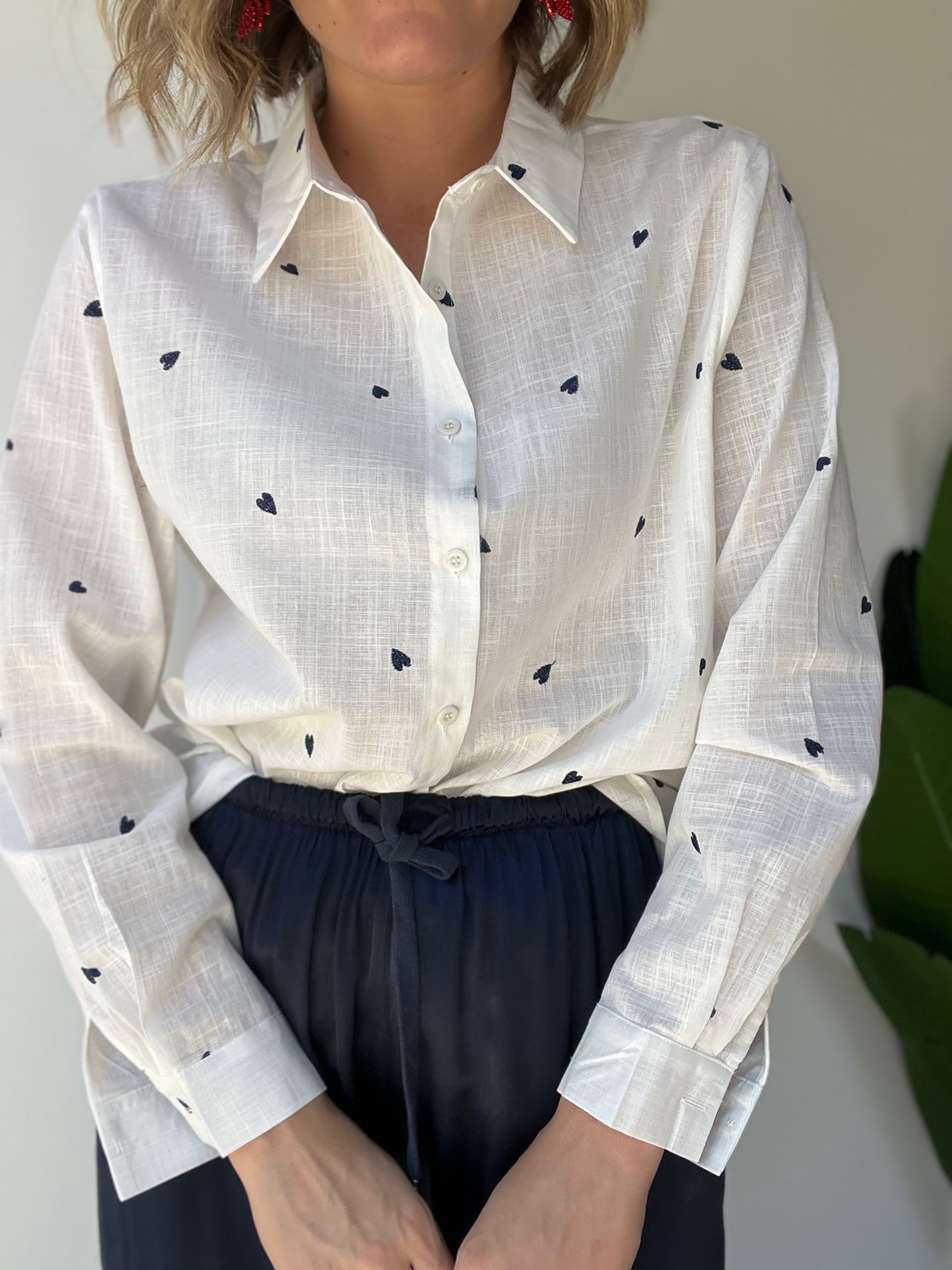 Camicia in cotone con cuoricini