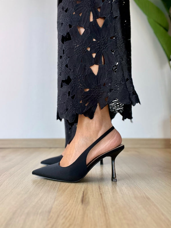 Décolleté in tessuto nero