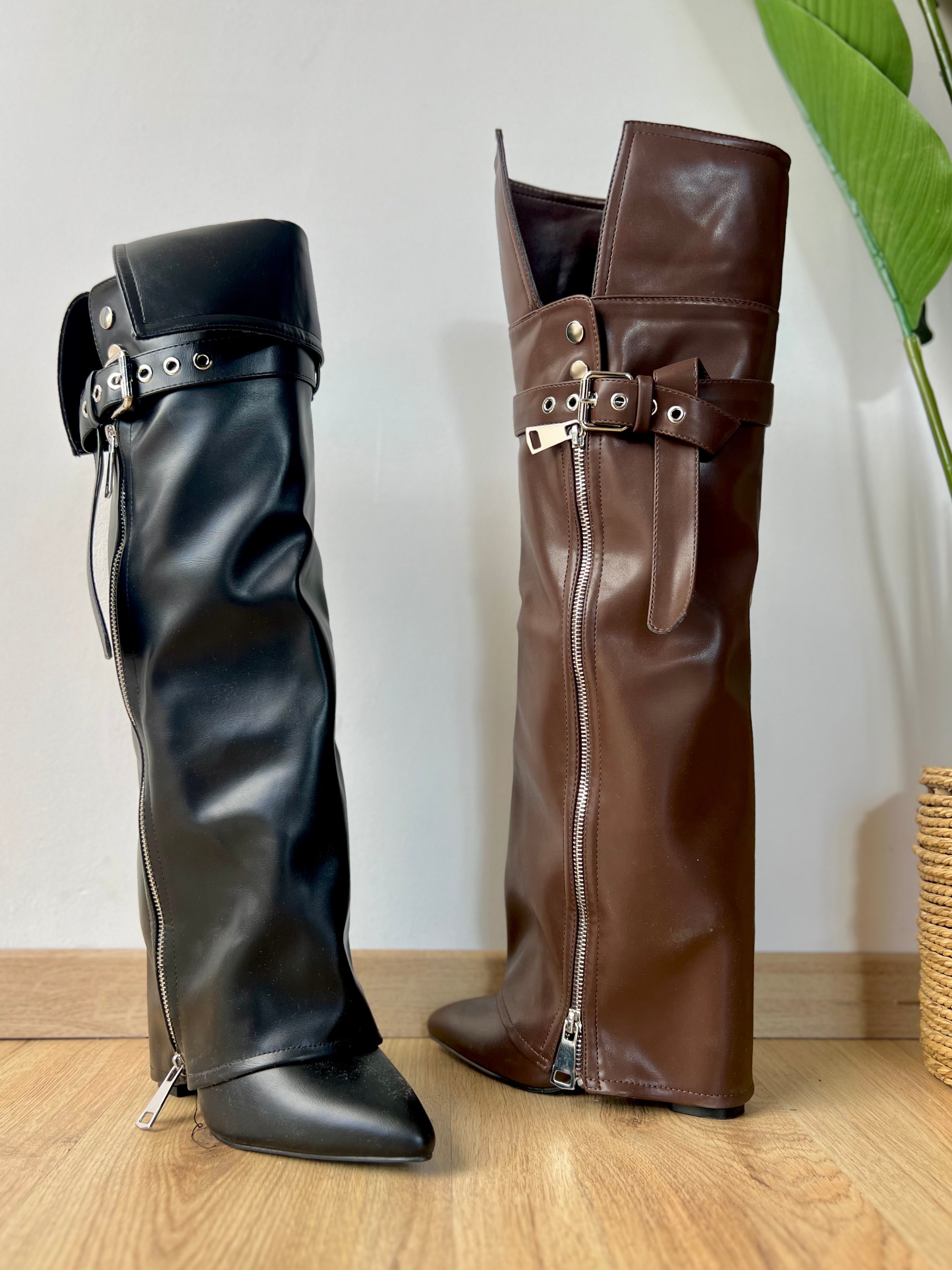 Stivale alto con gambale lungo/ risvoltino