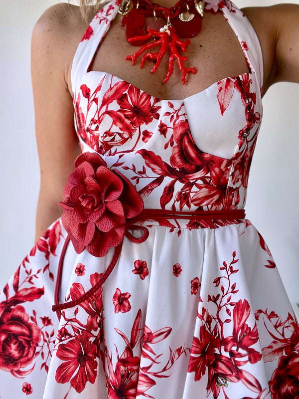Cintura con fiore rosso