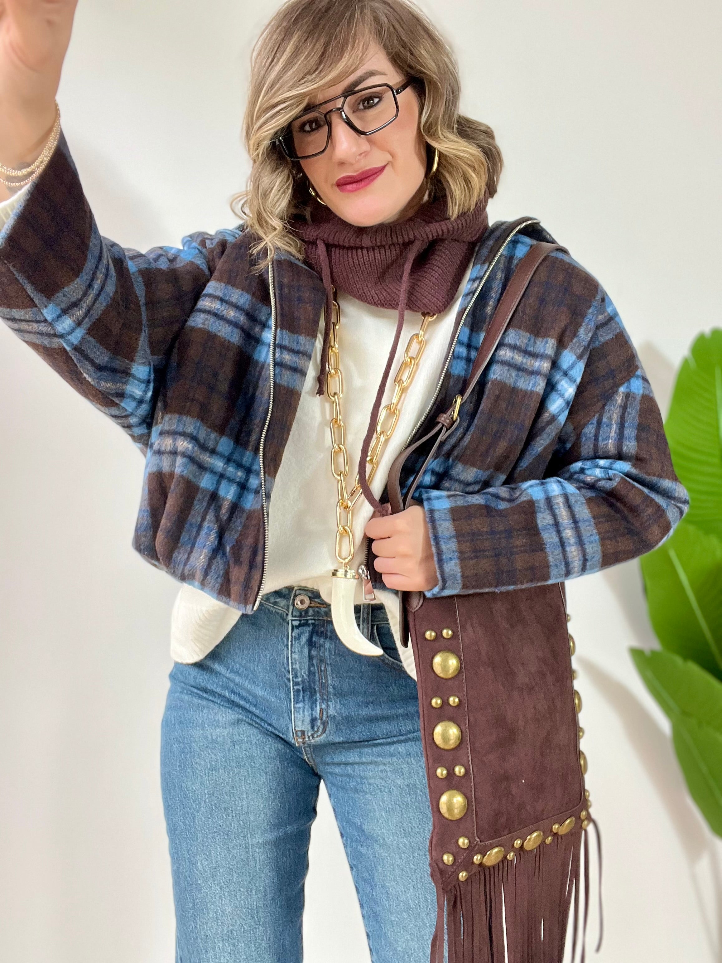 Tracolla con frange e borchie oro