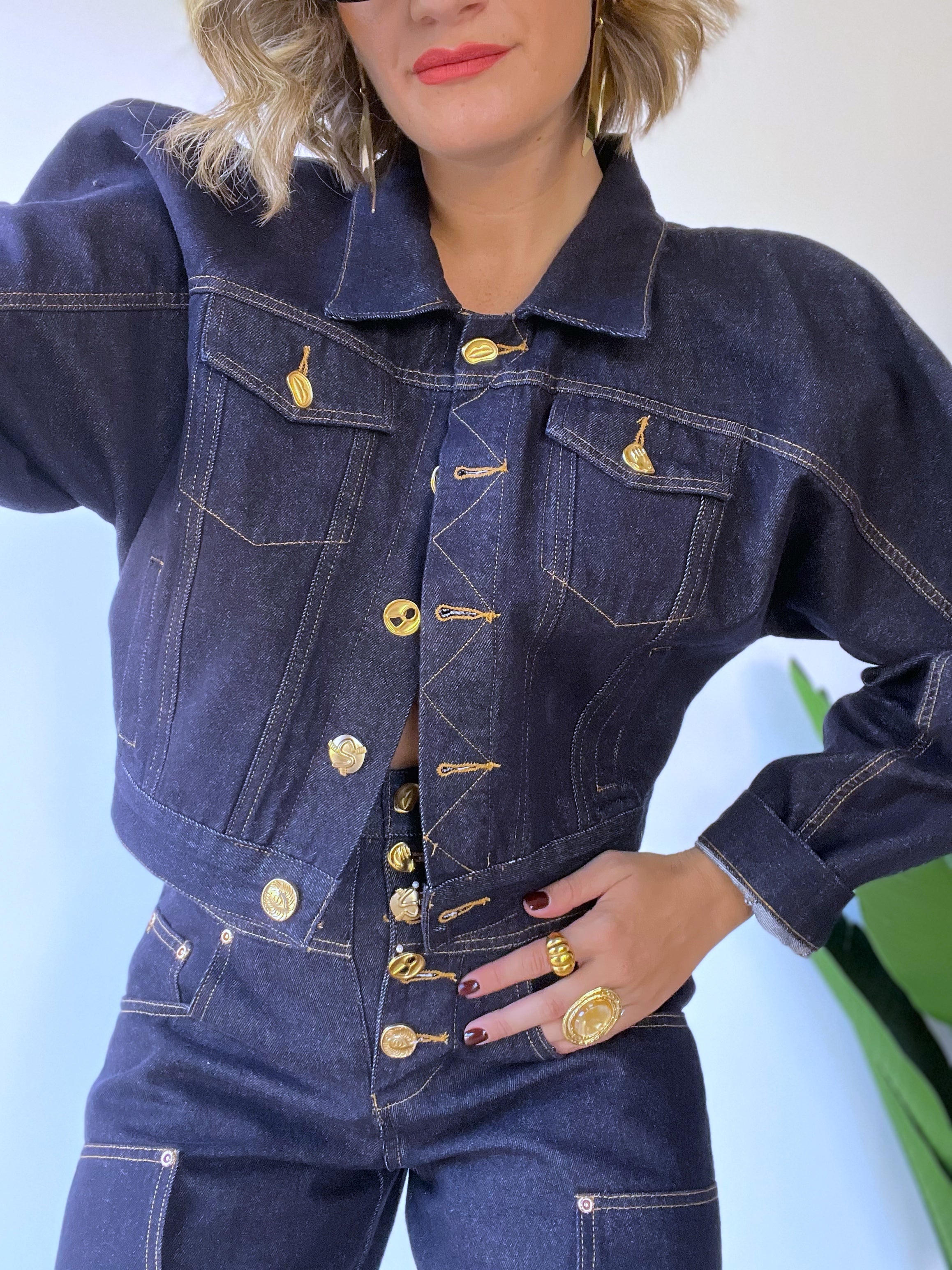 Giubbotto in denim con maniche a pallino