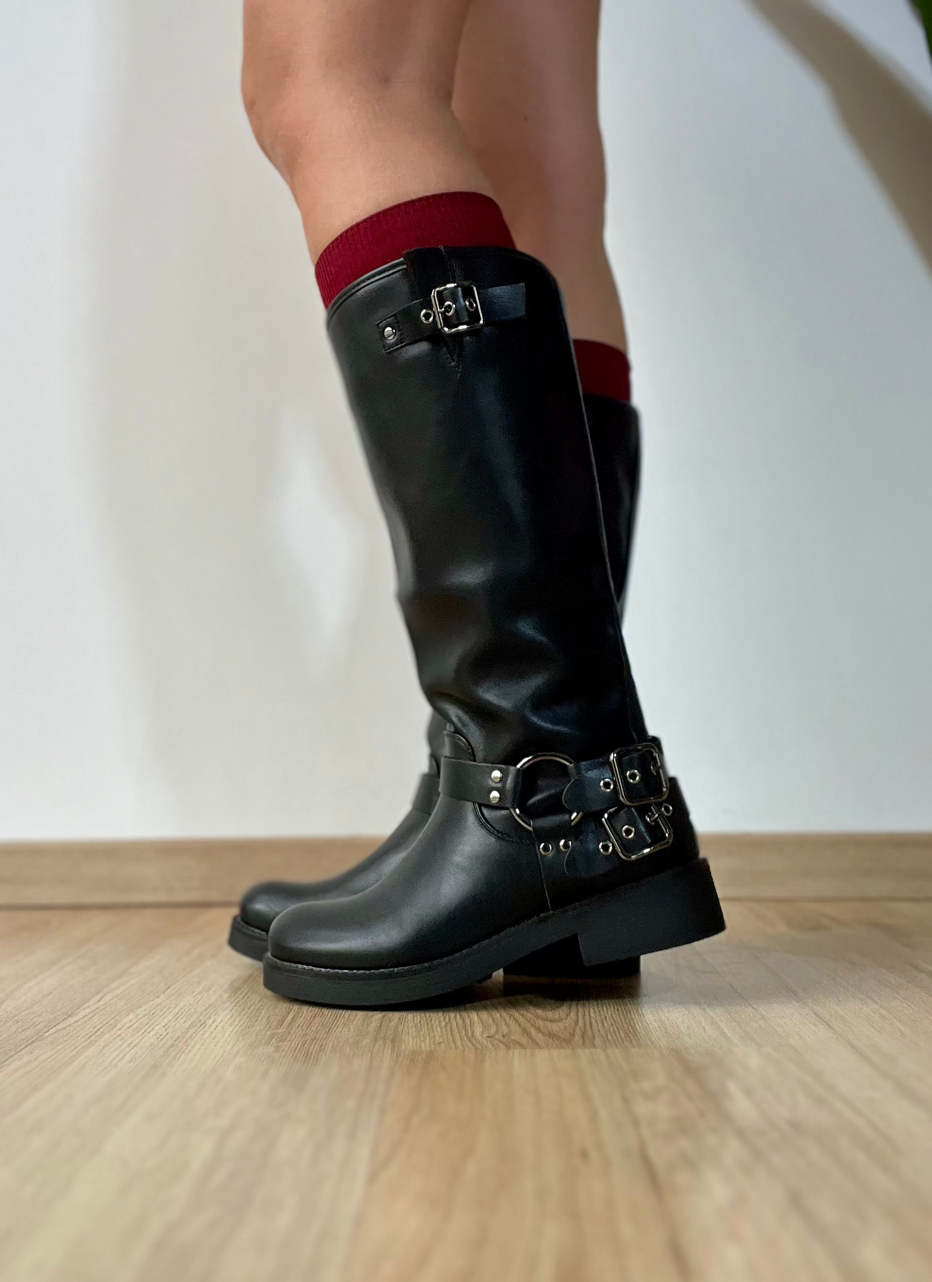 Stivale punta rotonda con fibbia laterale