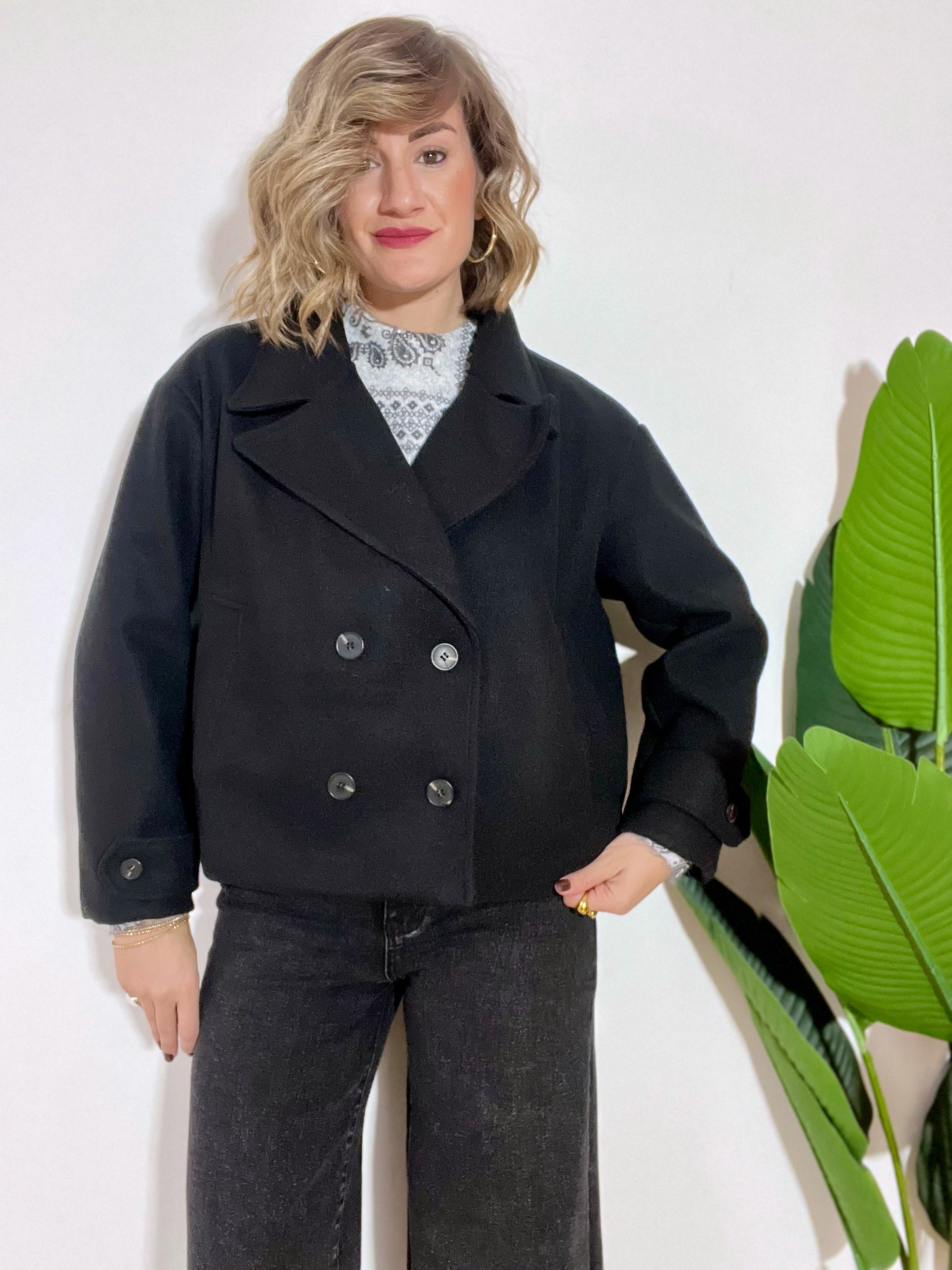 Blazer cappotto nero con bottoni