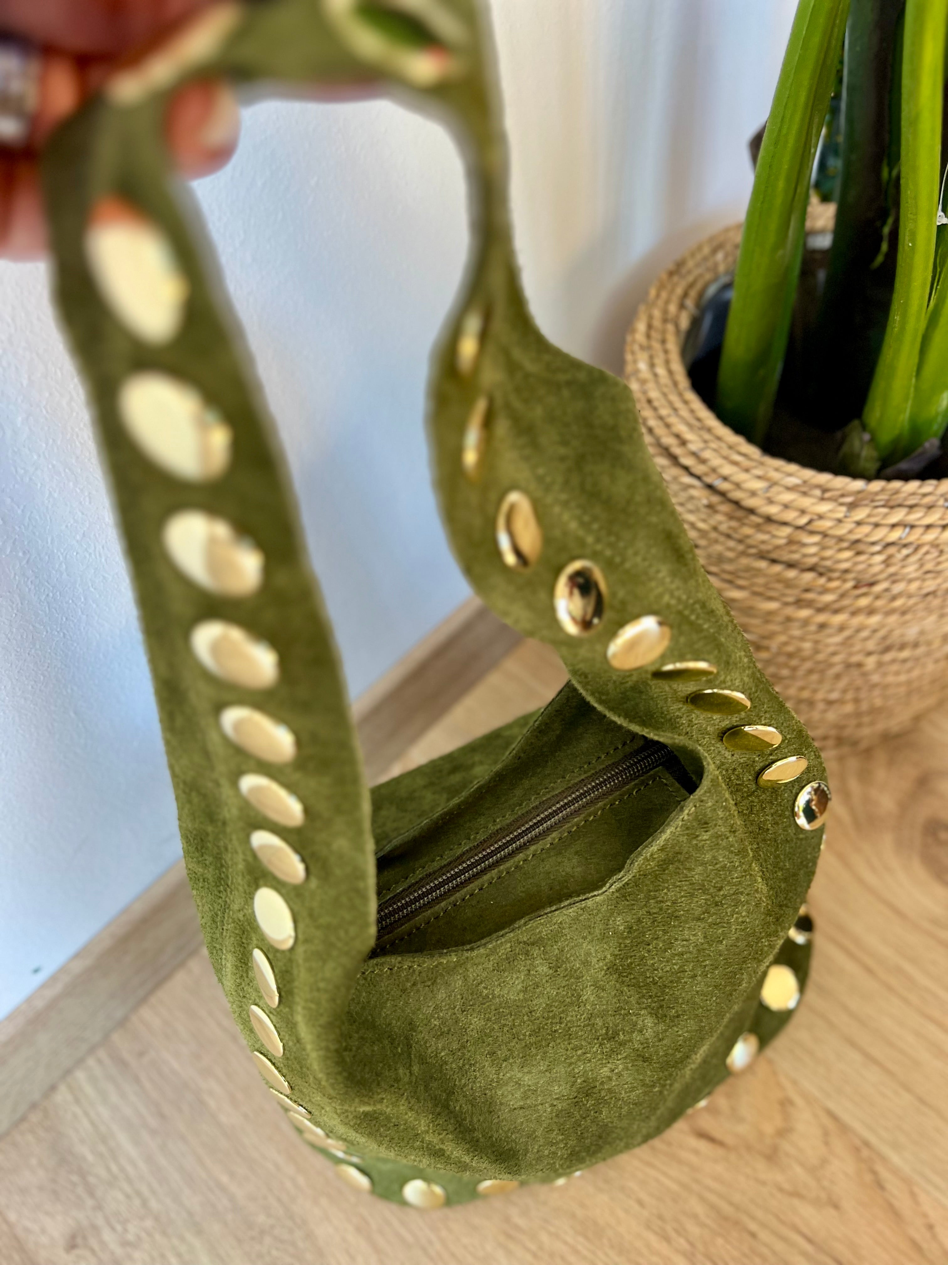 Secchiello con borchie in camoscio