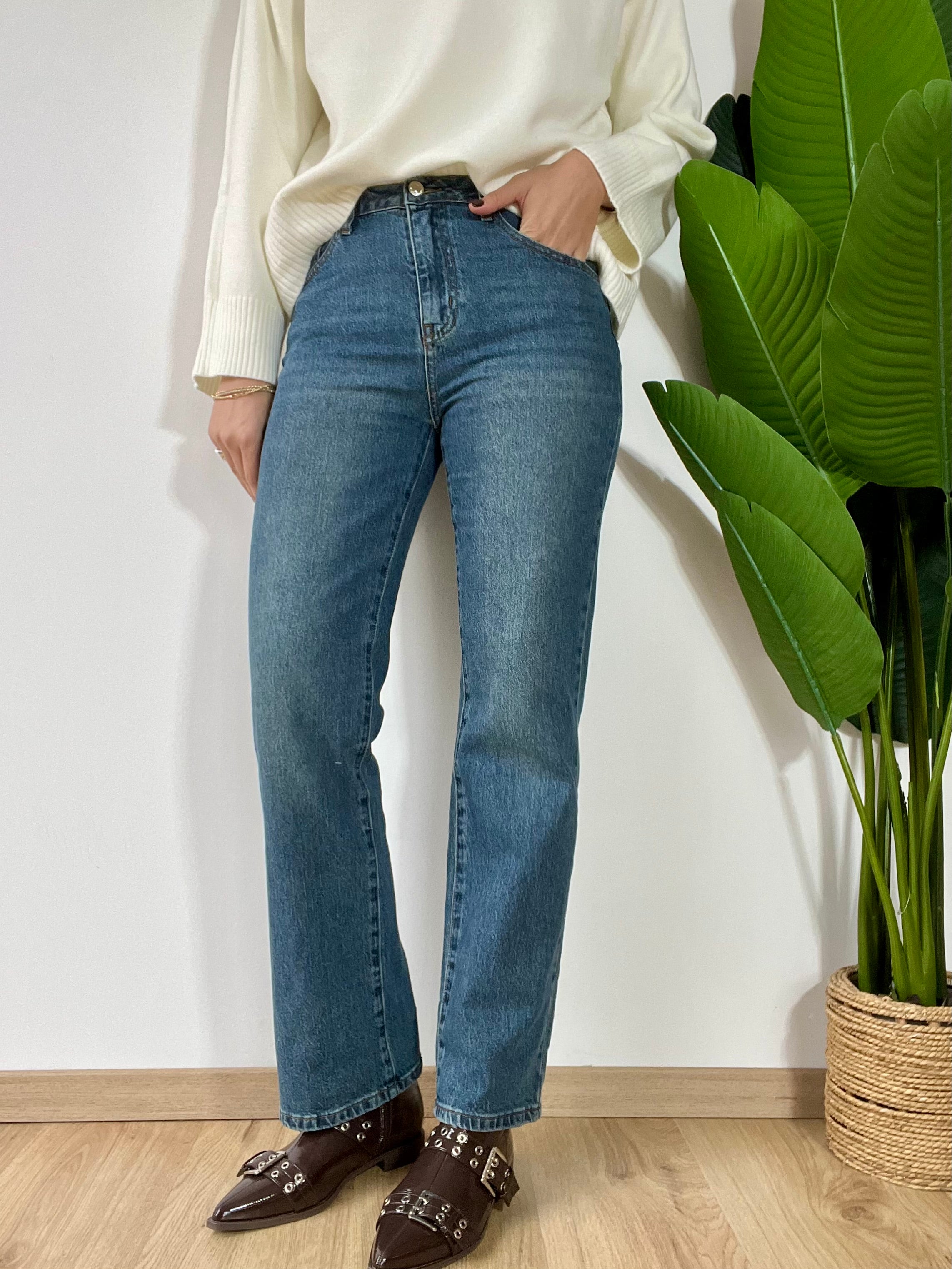 Jeans gamba dritta con risvoltino