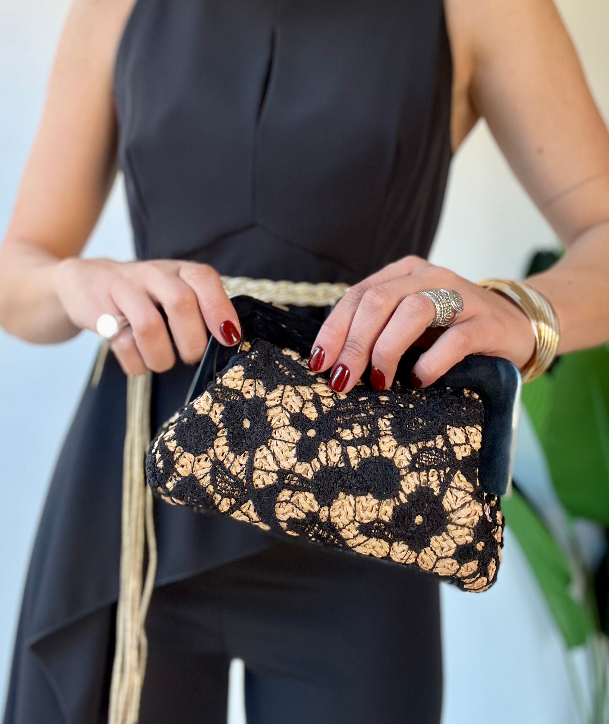 Mini pochette con dettagli in pizzo