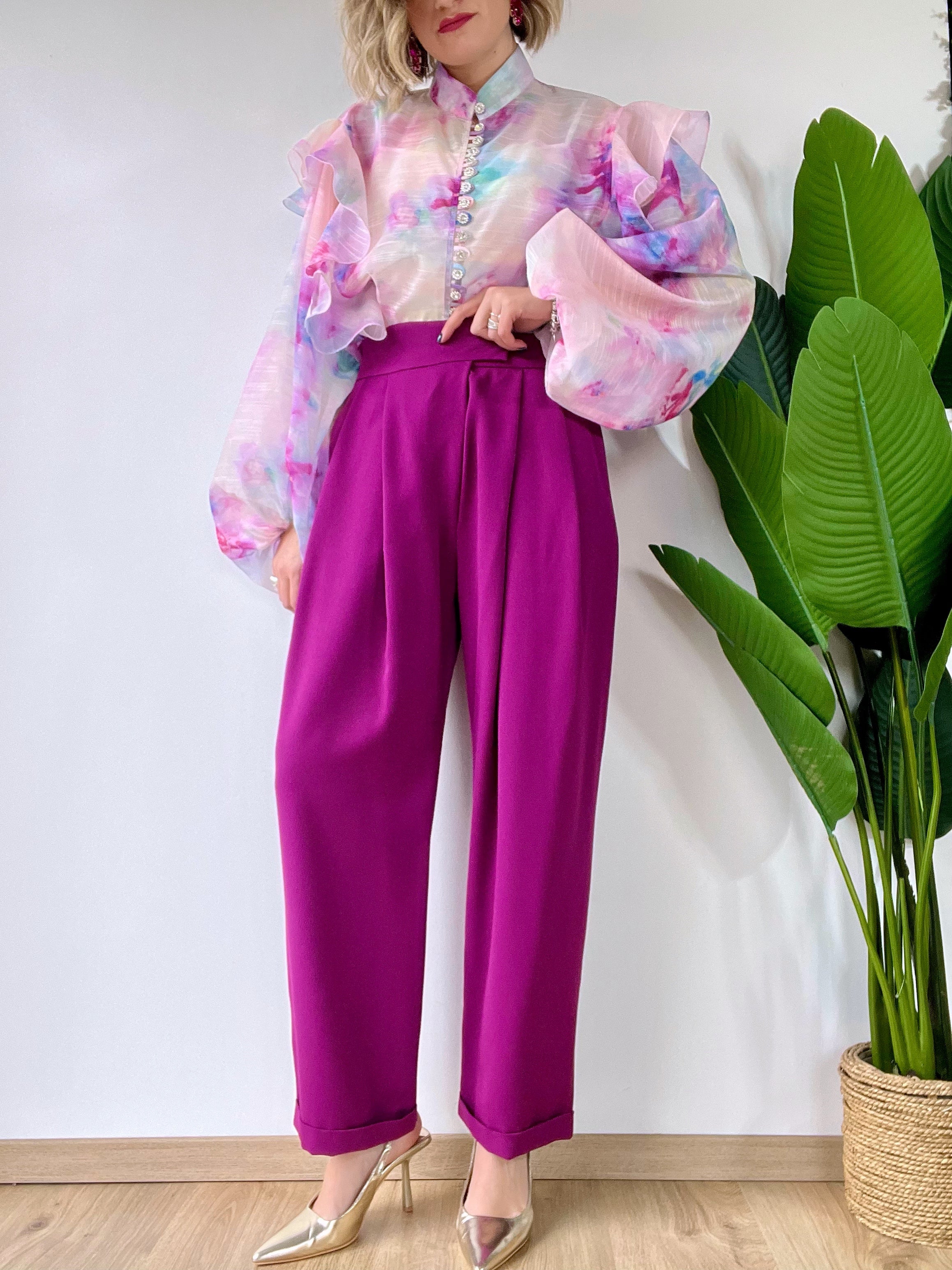 Panta con chiusura a strappo e pences