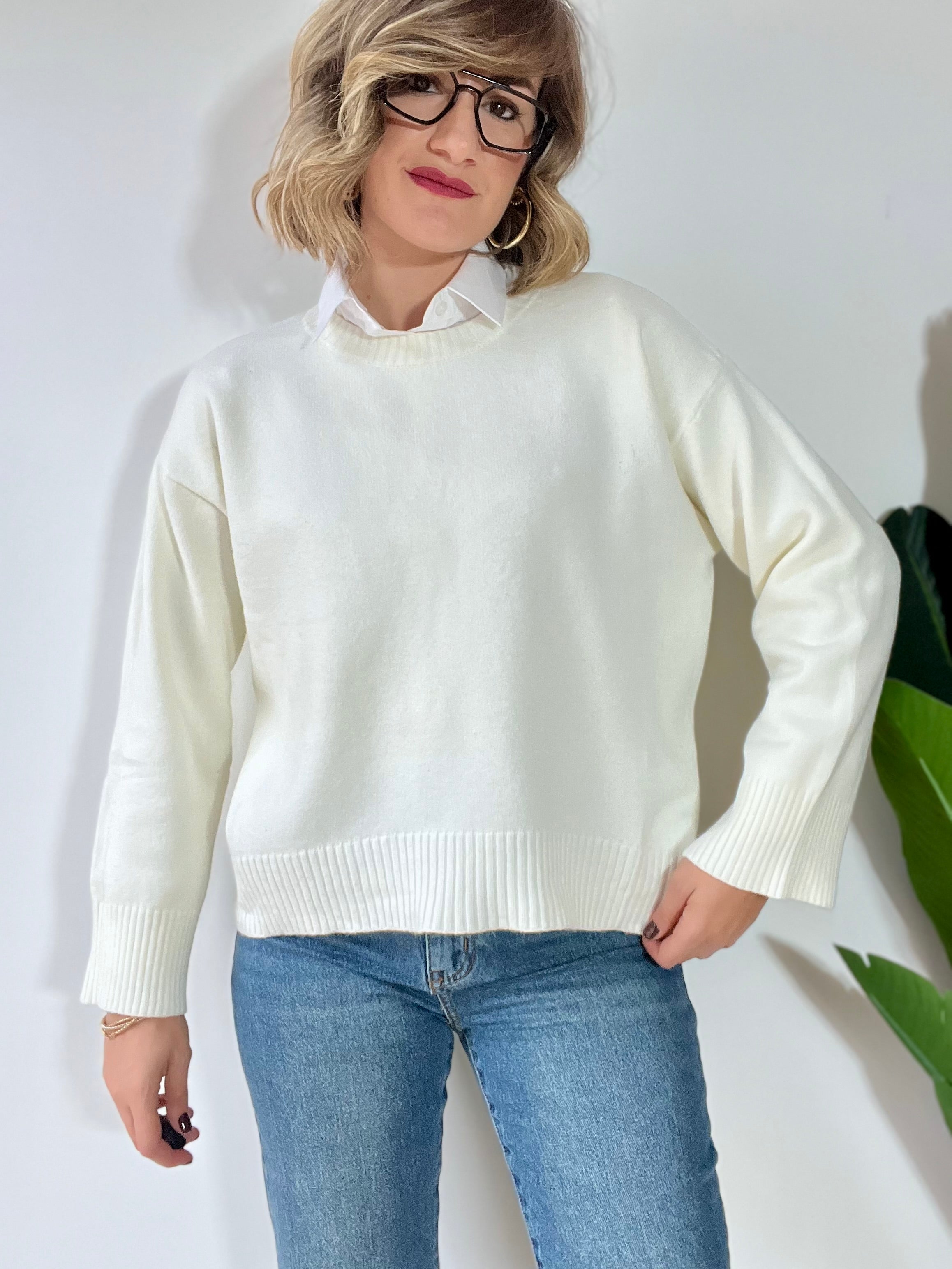 Maglioncino morbido basic con maniche ampie