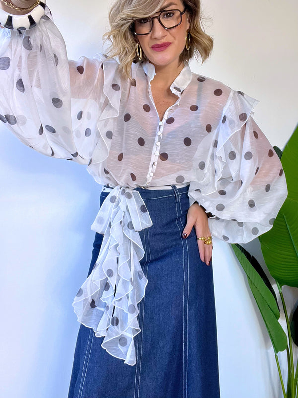 Camicia a pois semi-velata con maniche a palloncino