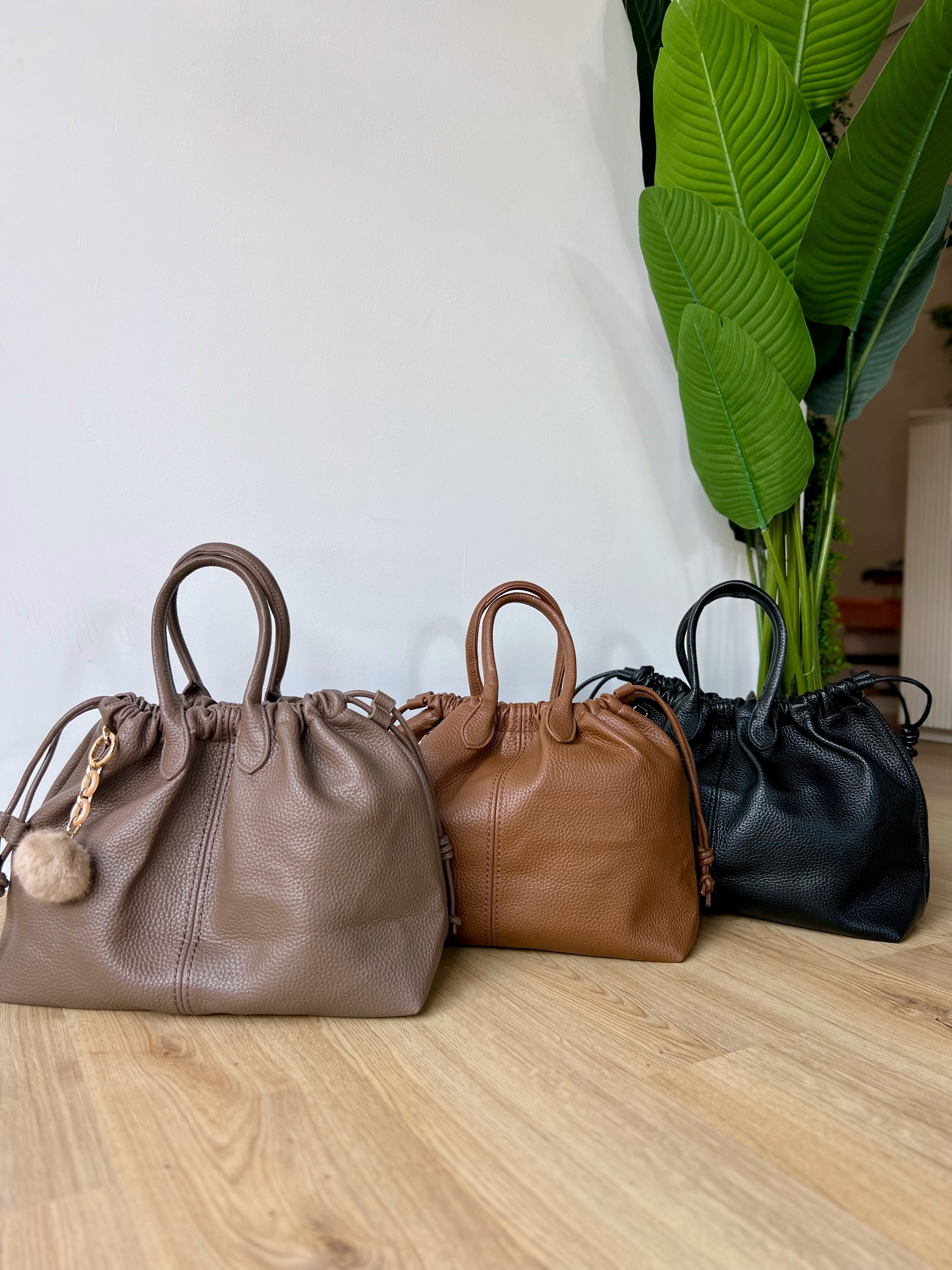 Borsa a sacco con ciondolo