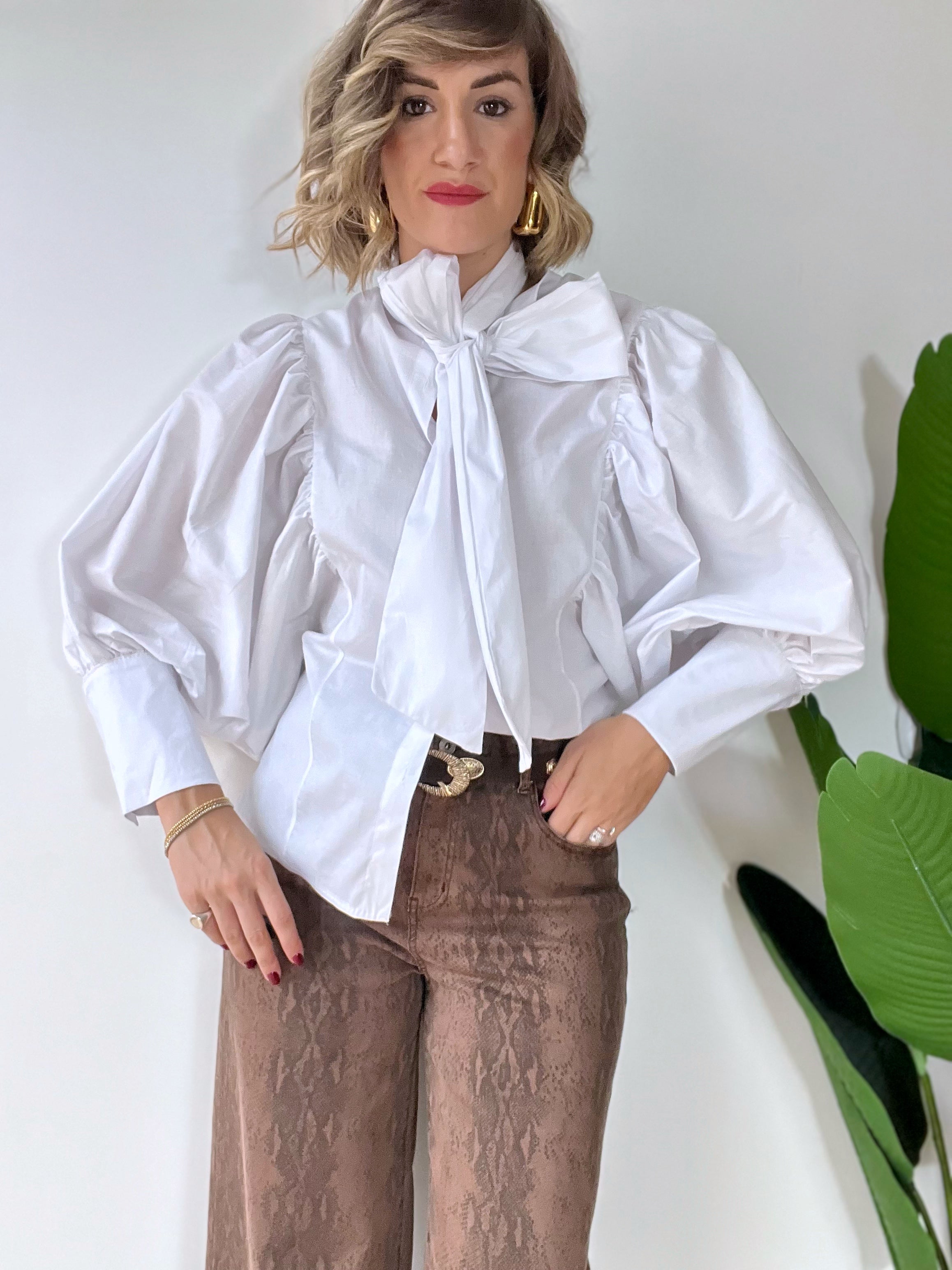 Camicia in cotone con maniche super a palloncino