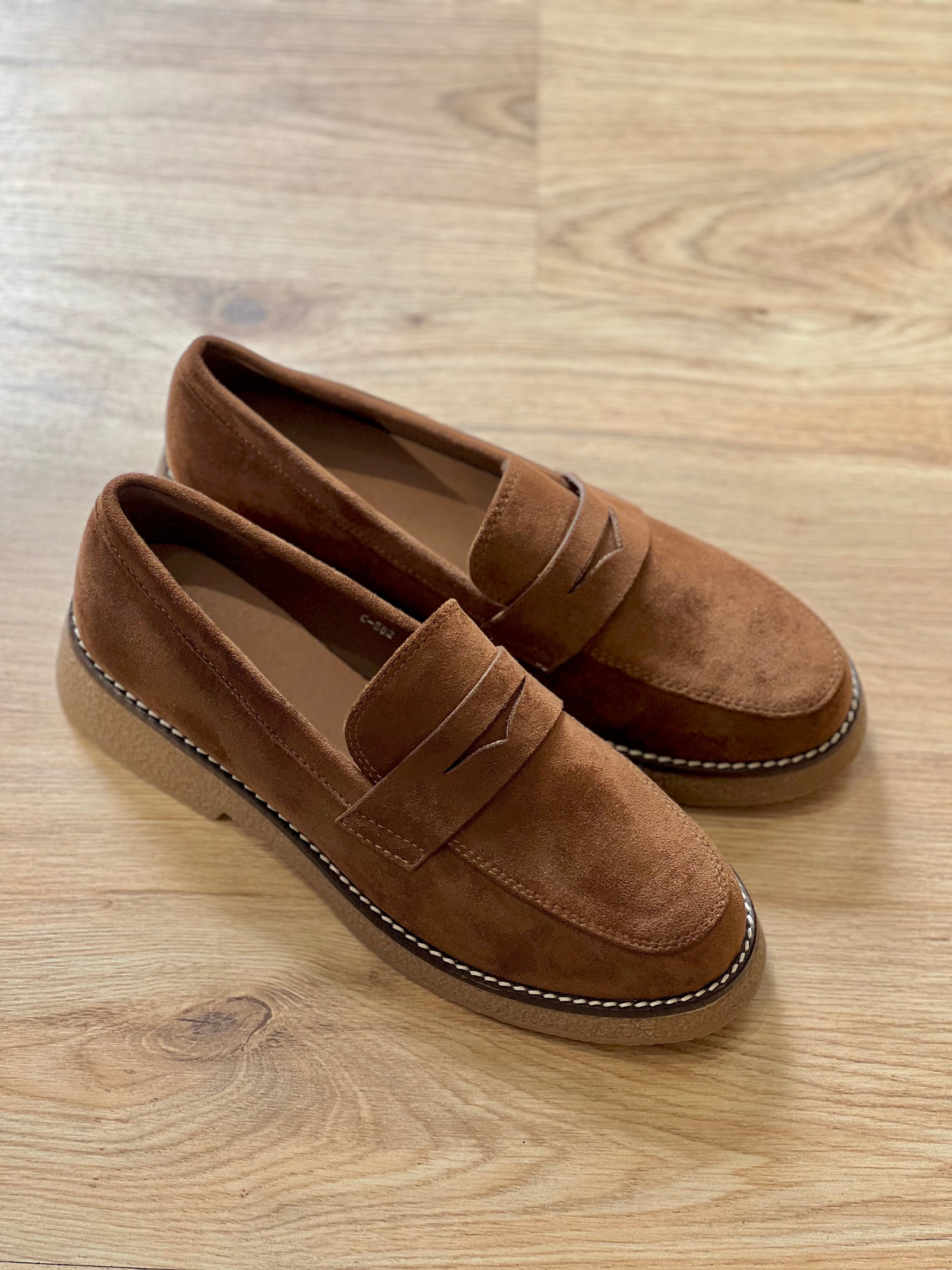 Mocassino scamosciato cammello