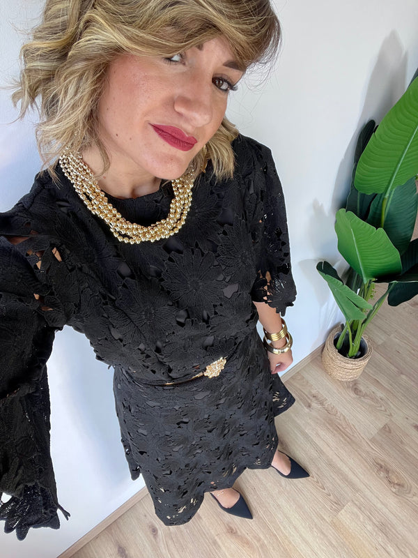 Coordinato in pizzo nero con gonna