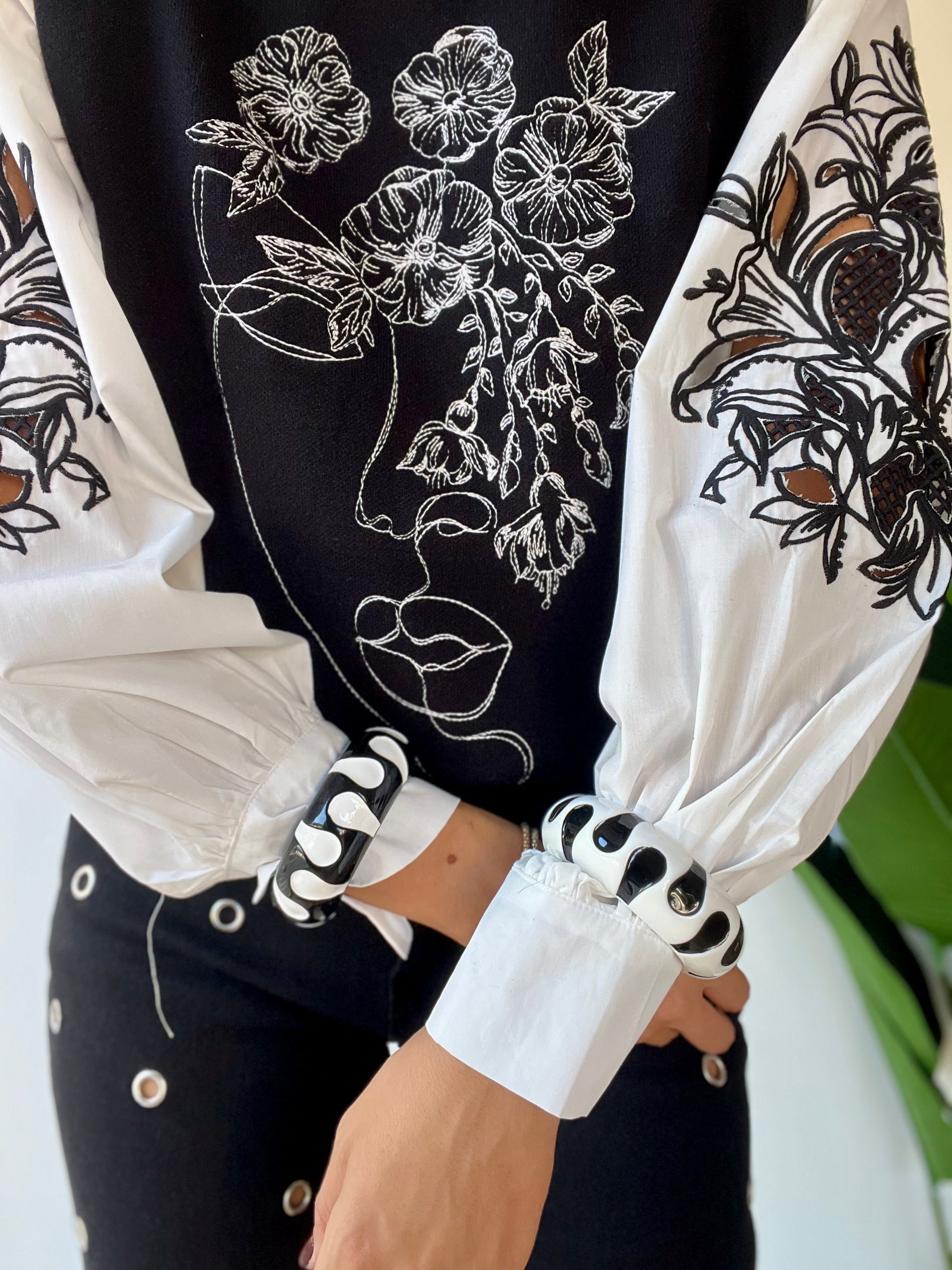 Bracciale rigido bianco e nero