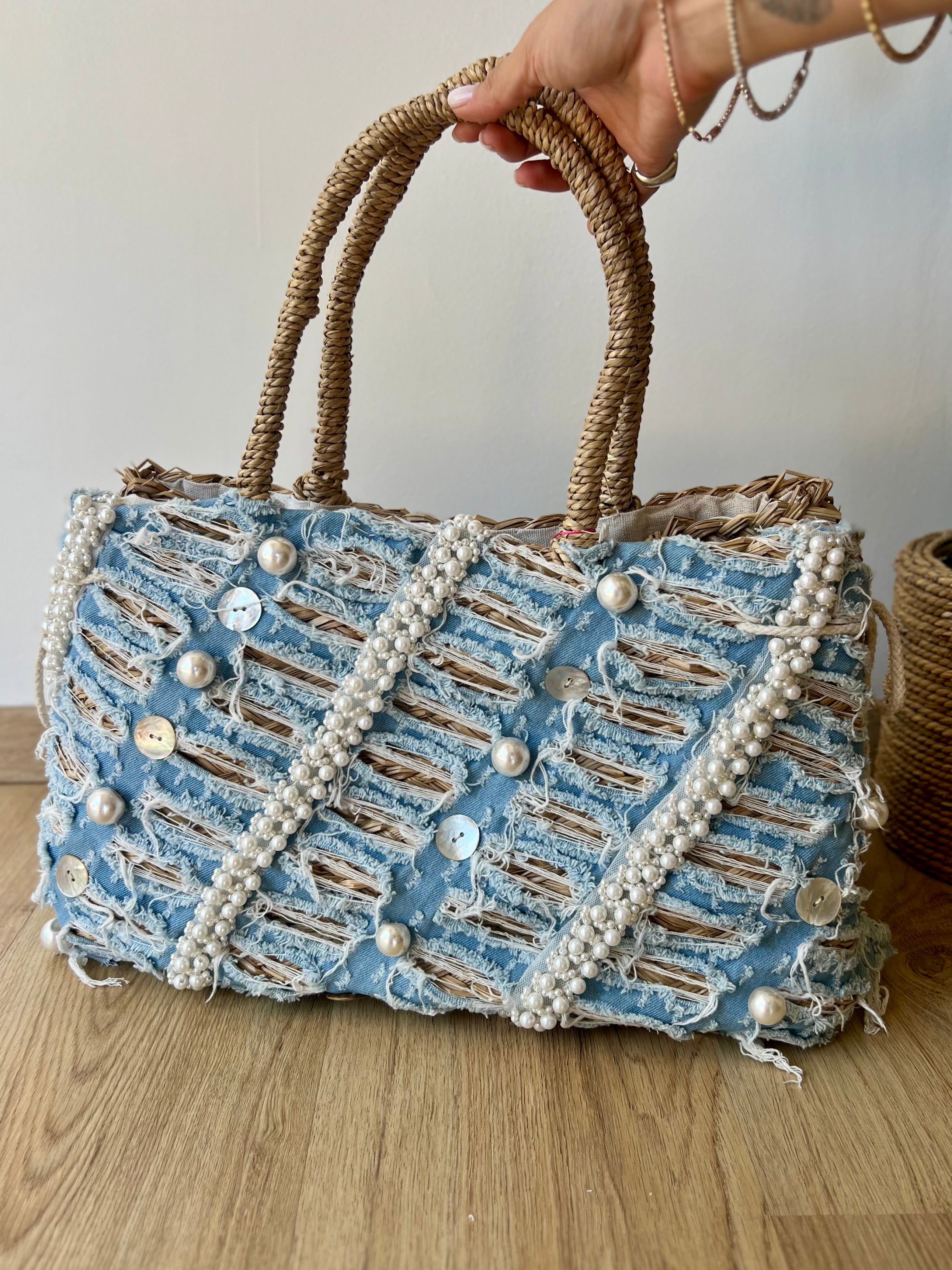 Maxi bag con jeans e perle