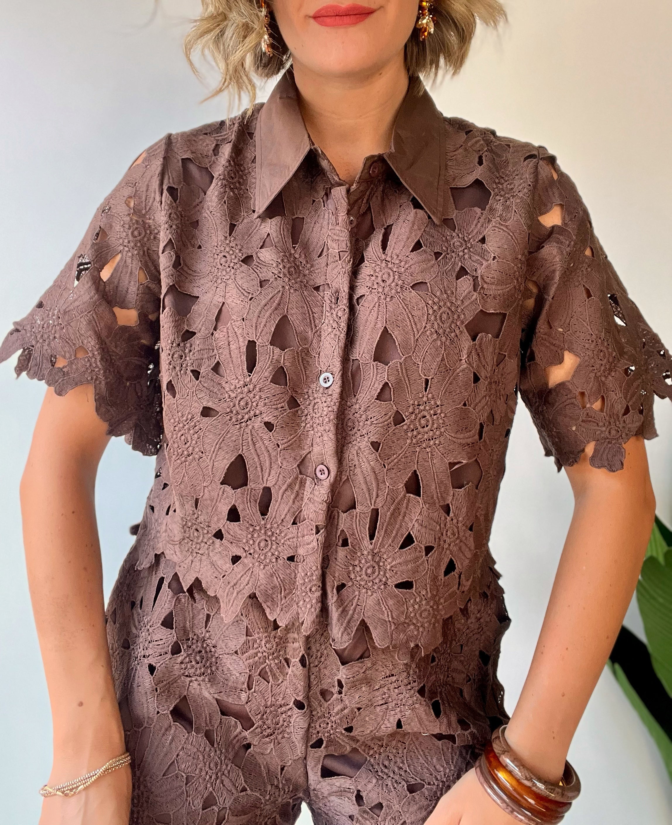 Coordinato con pantalone in pizzo marrone