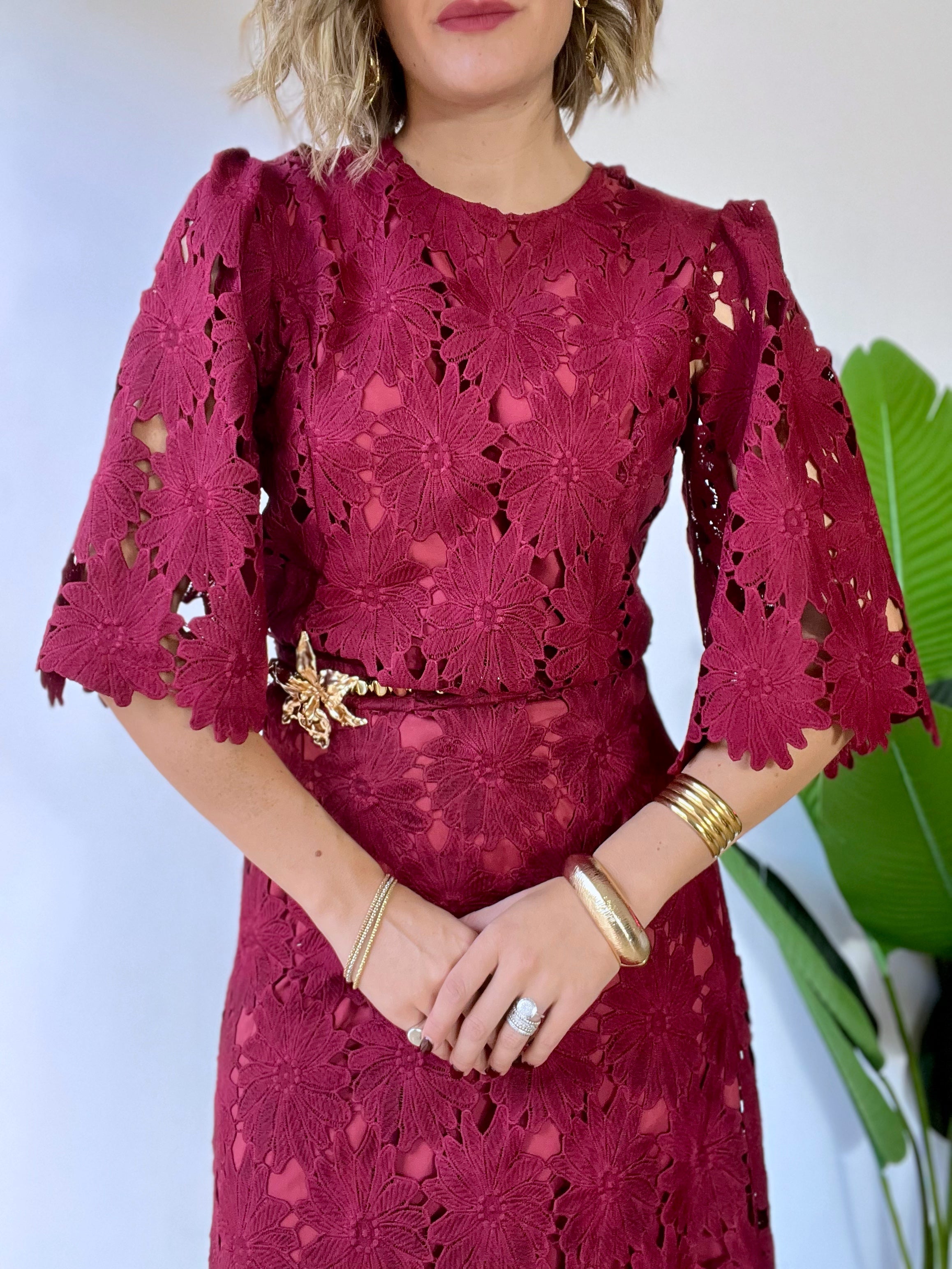 Coordinato in pizzo bordeaux con gonna