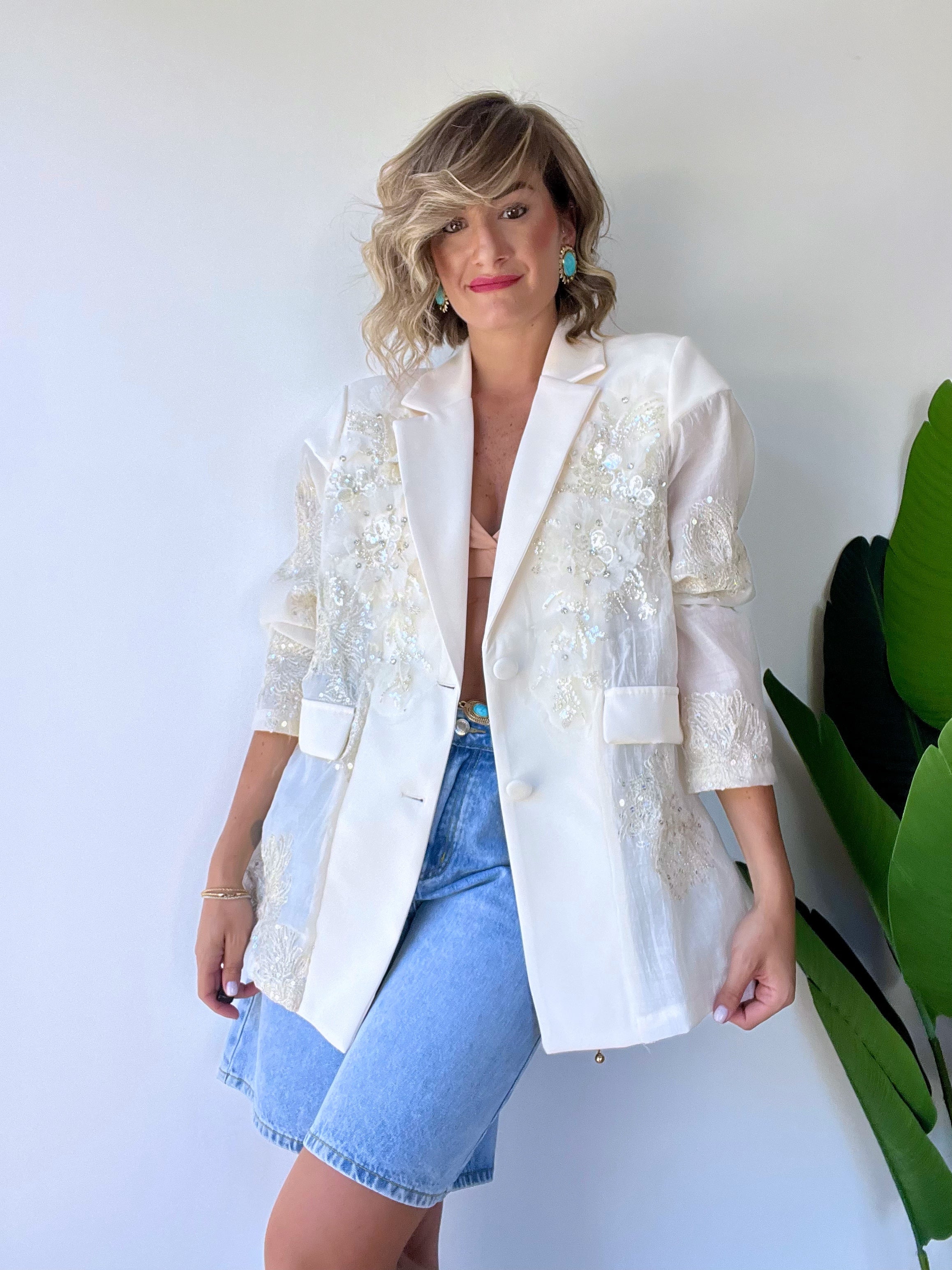 Blazer oversize semi-trasparente con ricami