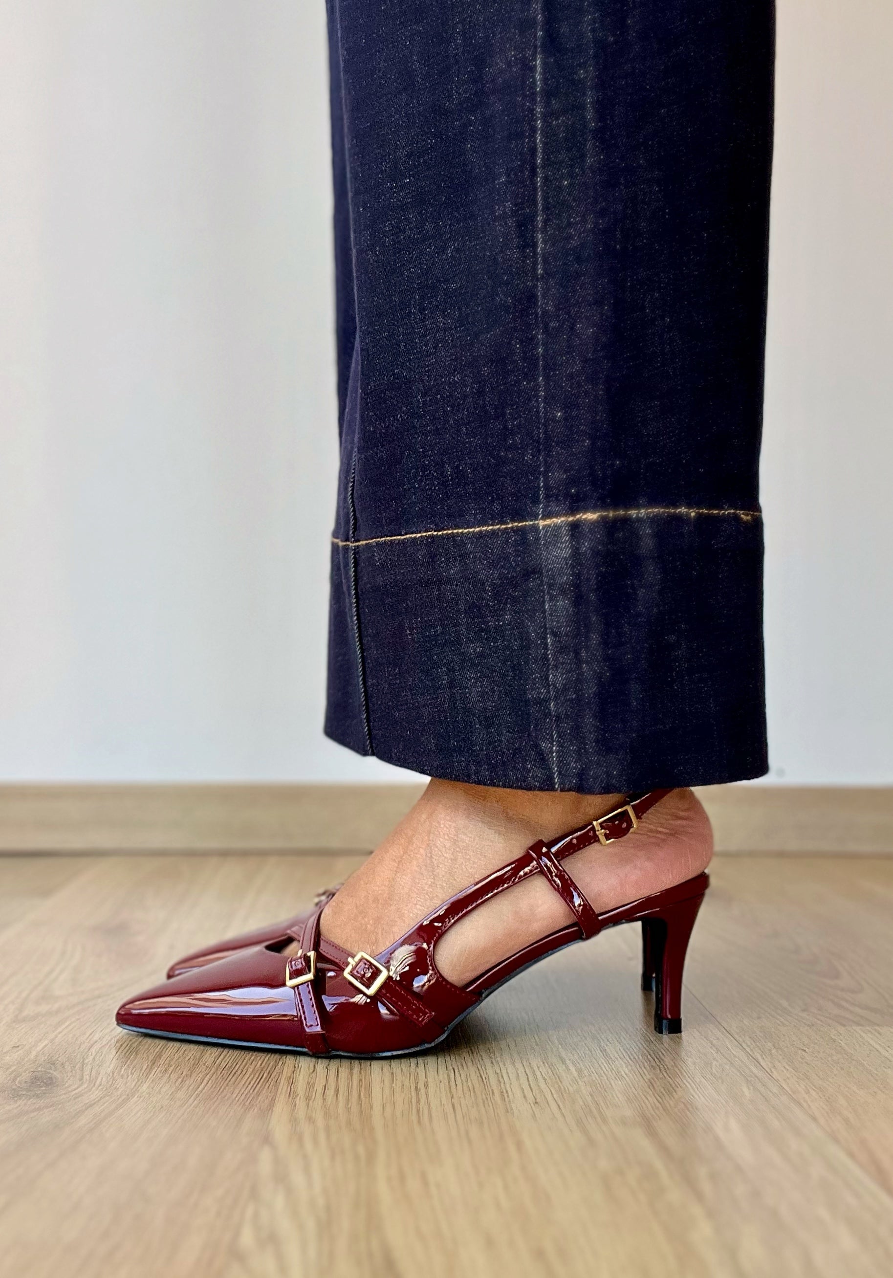 Sling back con fibbie e tacco comodo Bordeuax
