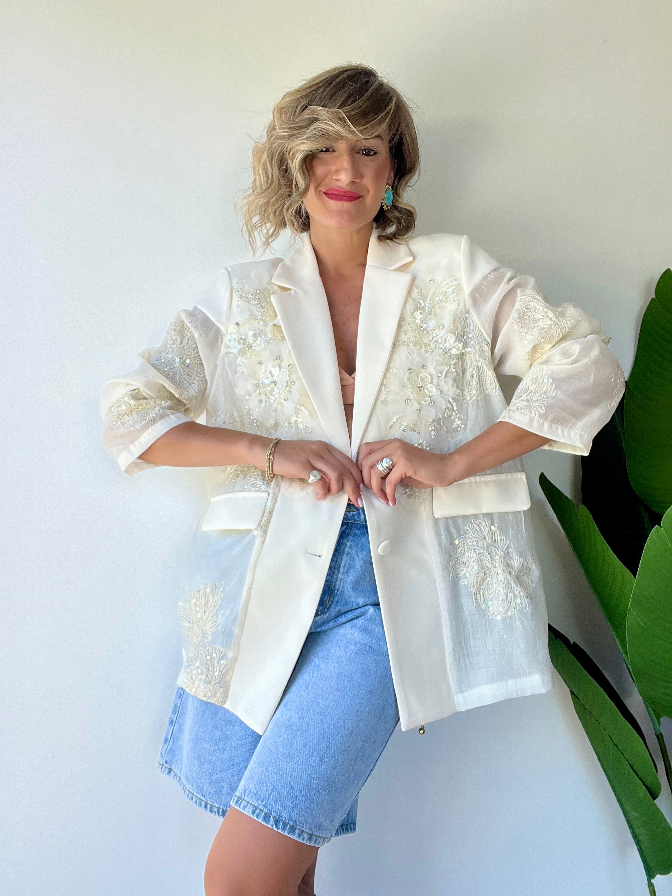 Blazer oversize semi-trasparente con ricami
