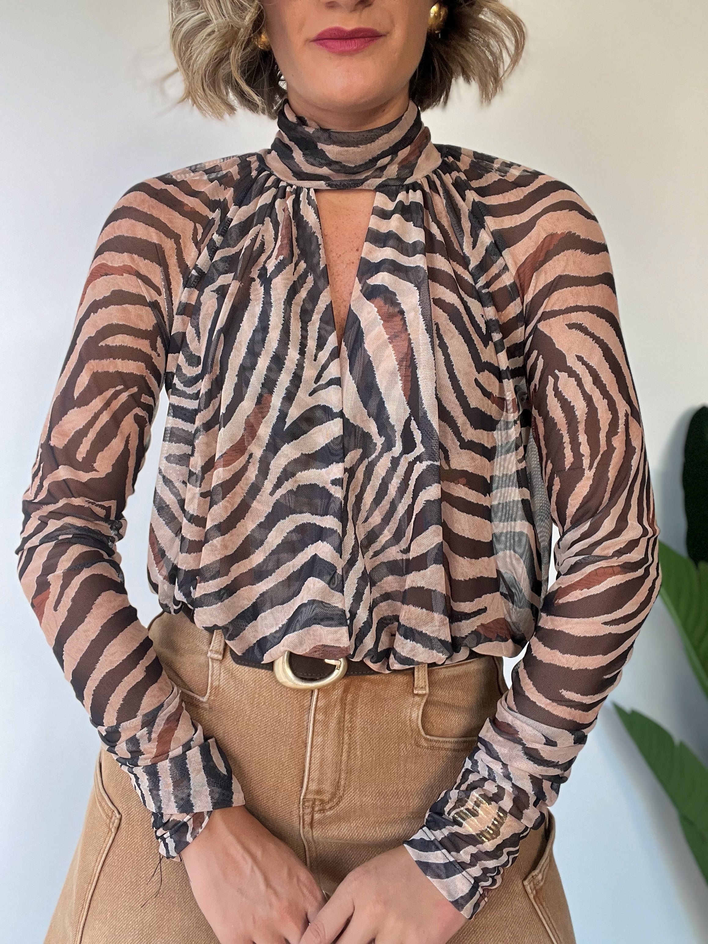 Body semi velato a fantasia con scollatura