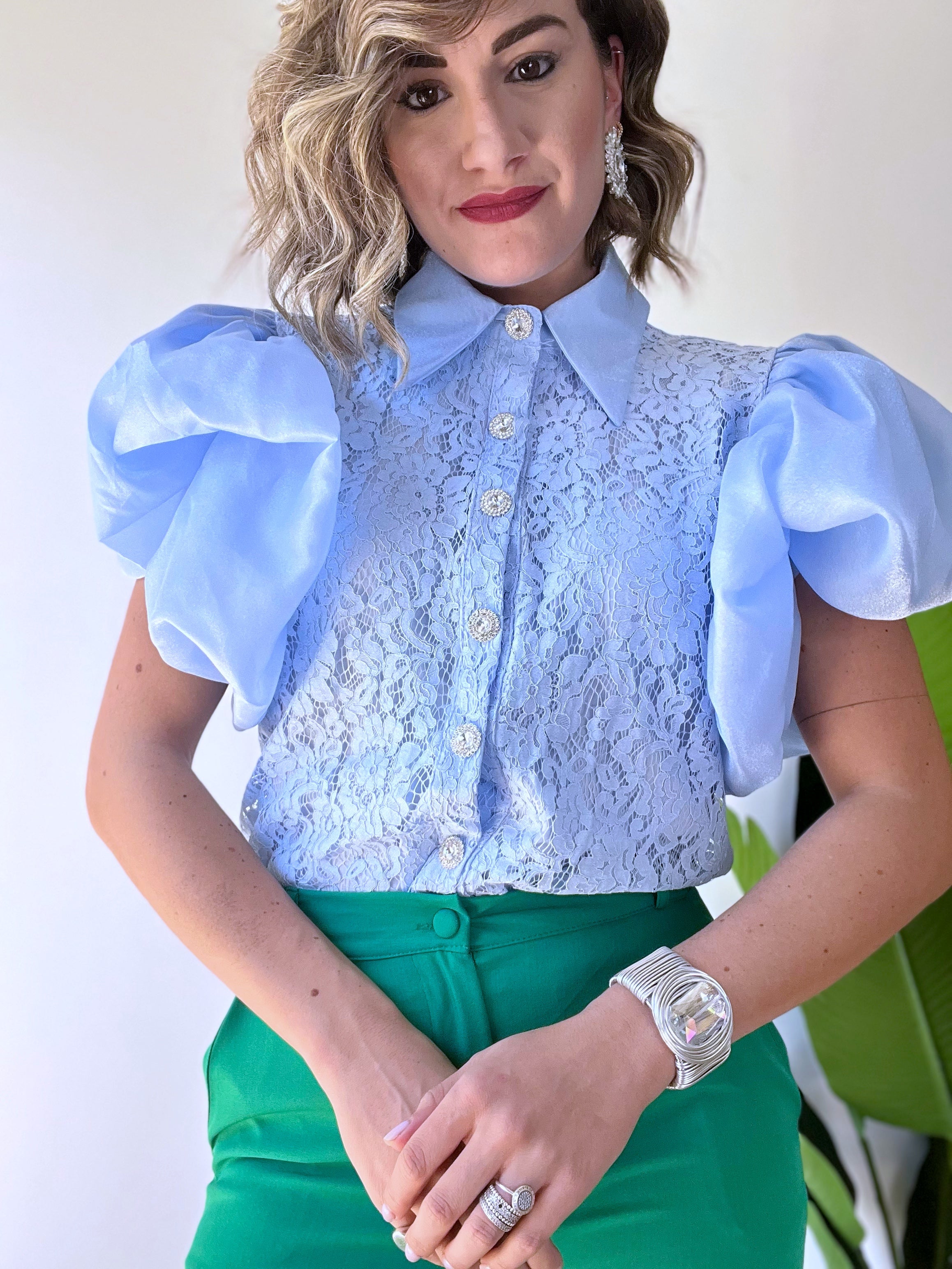 Camicia in pizzo con maniche a palloncino