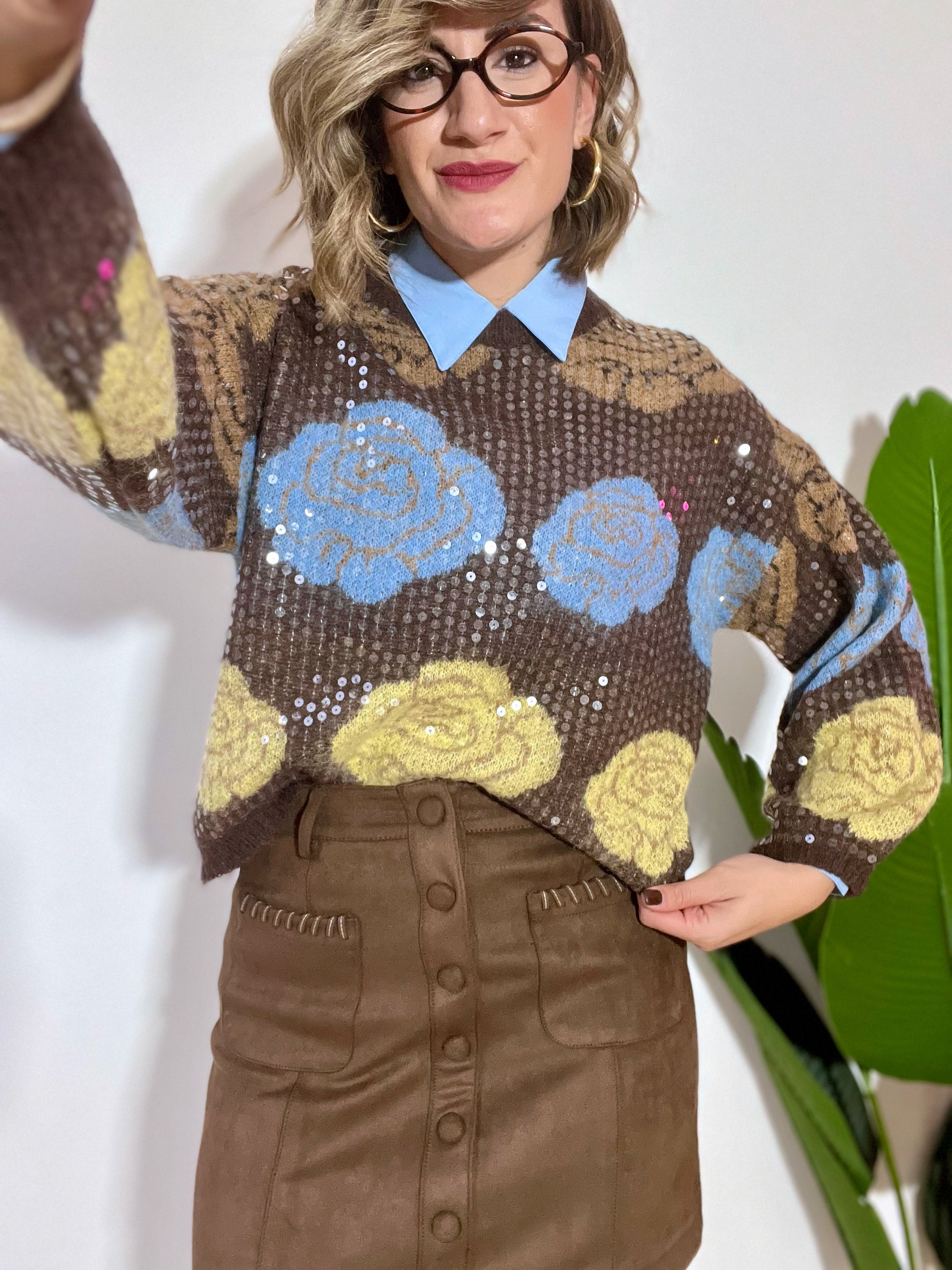 Maglioncino con fiori e mini pailettes