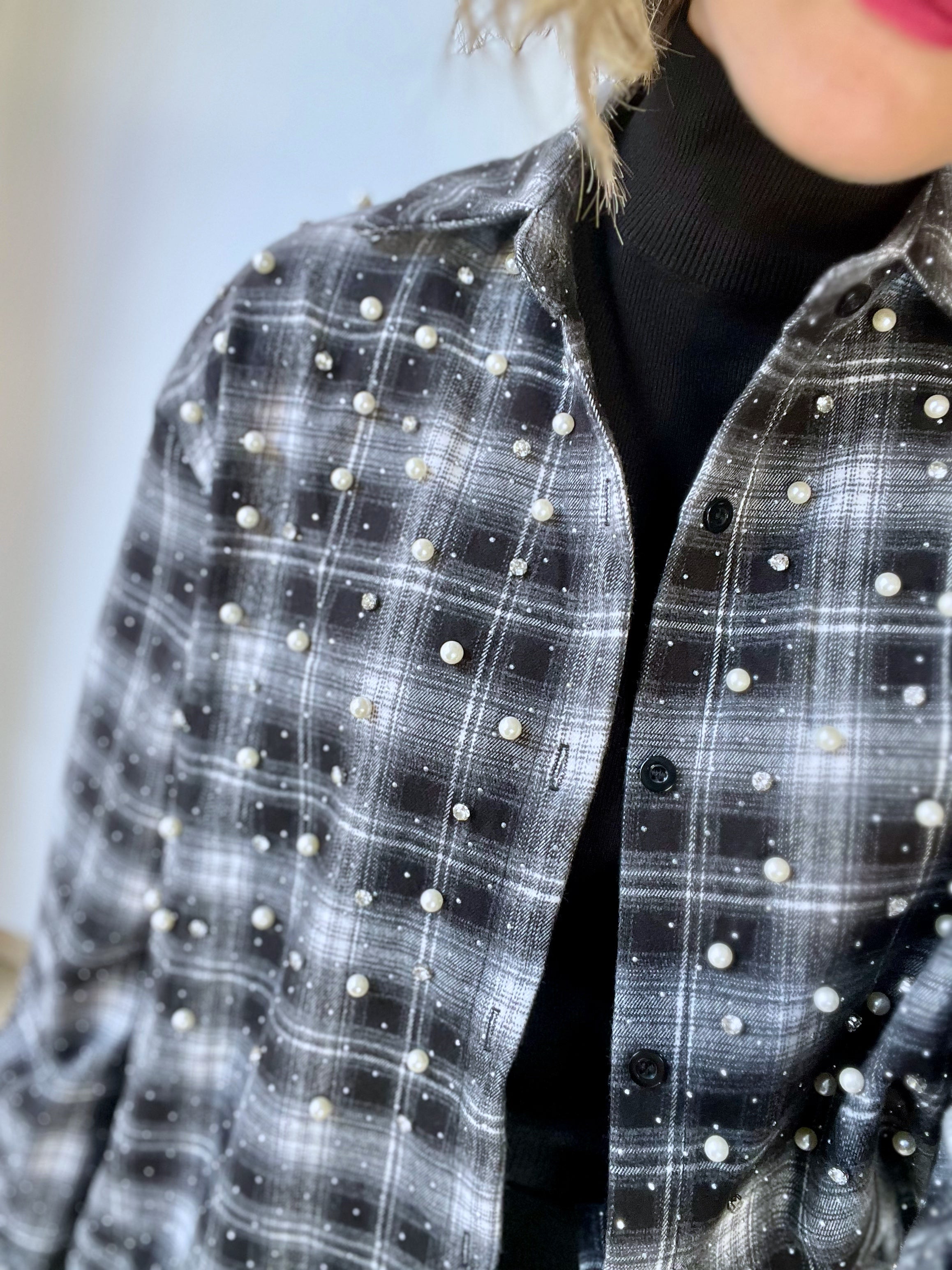 Camicia scozzese con strass e perle