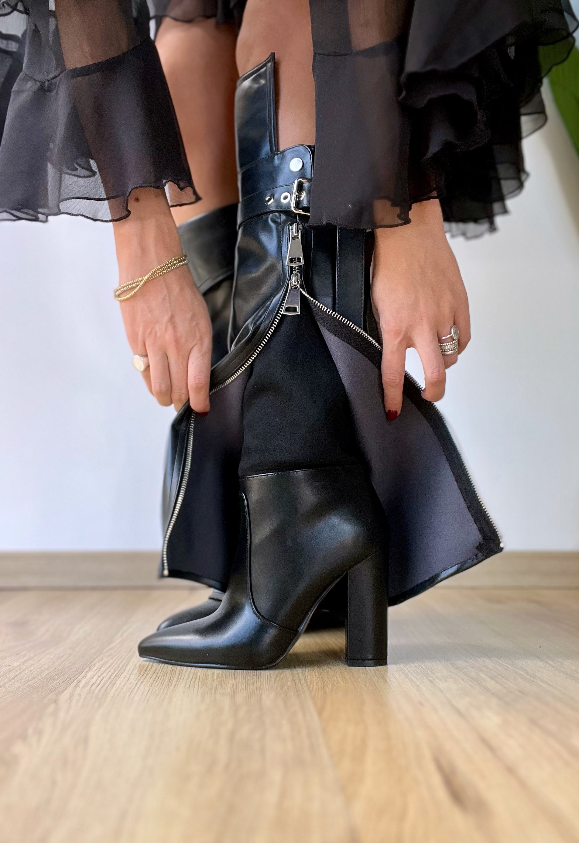 Stivale alto con gambale lungo/ risvoltino