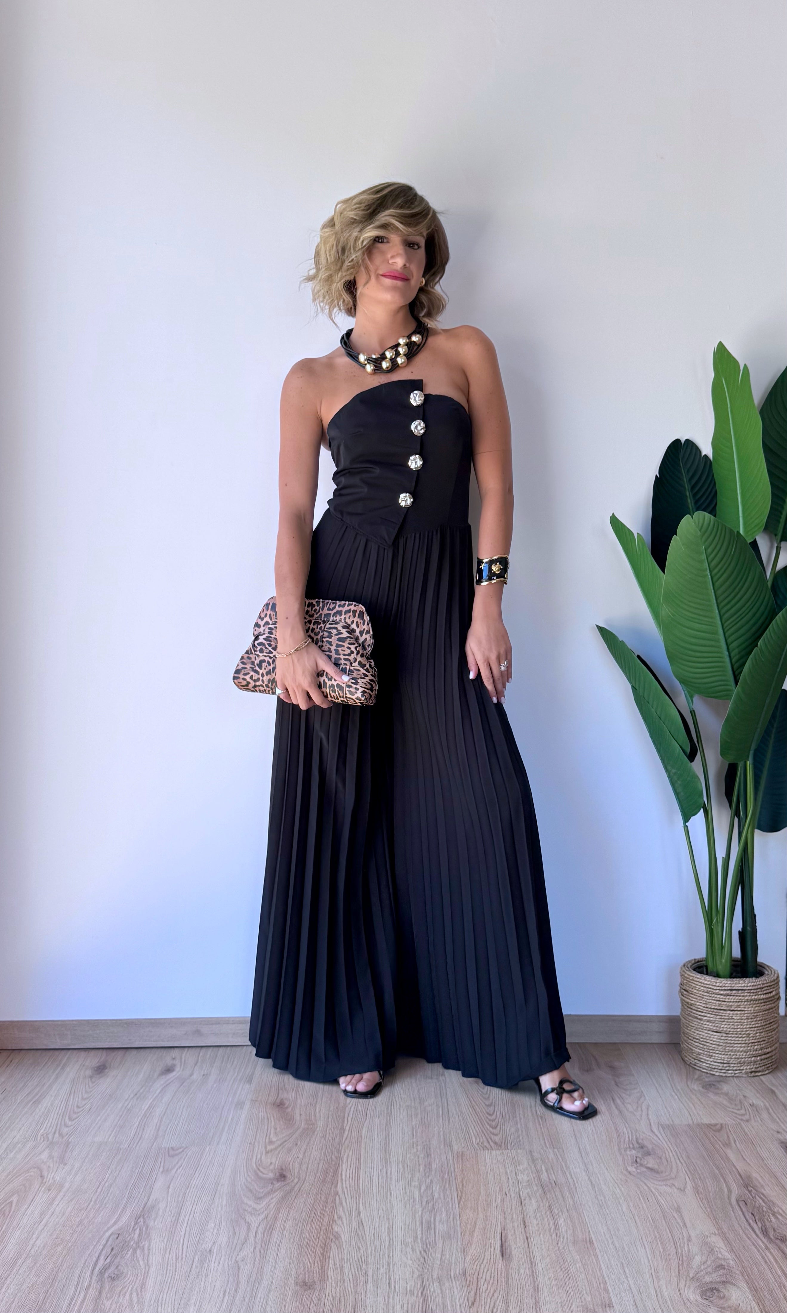Tutone con pantalone plissettato nero